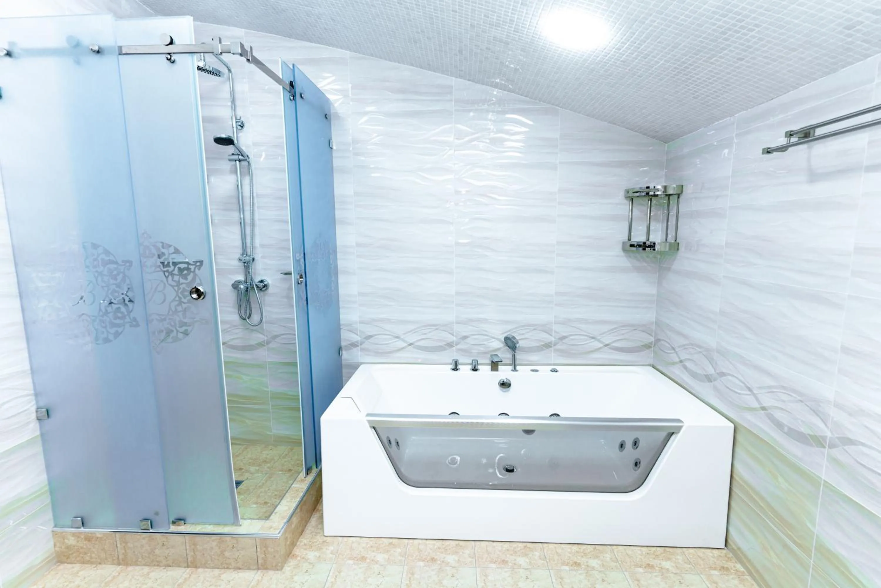 Shower in Bagizagan Hotel