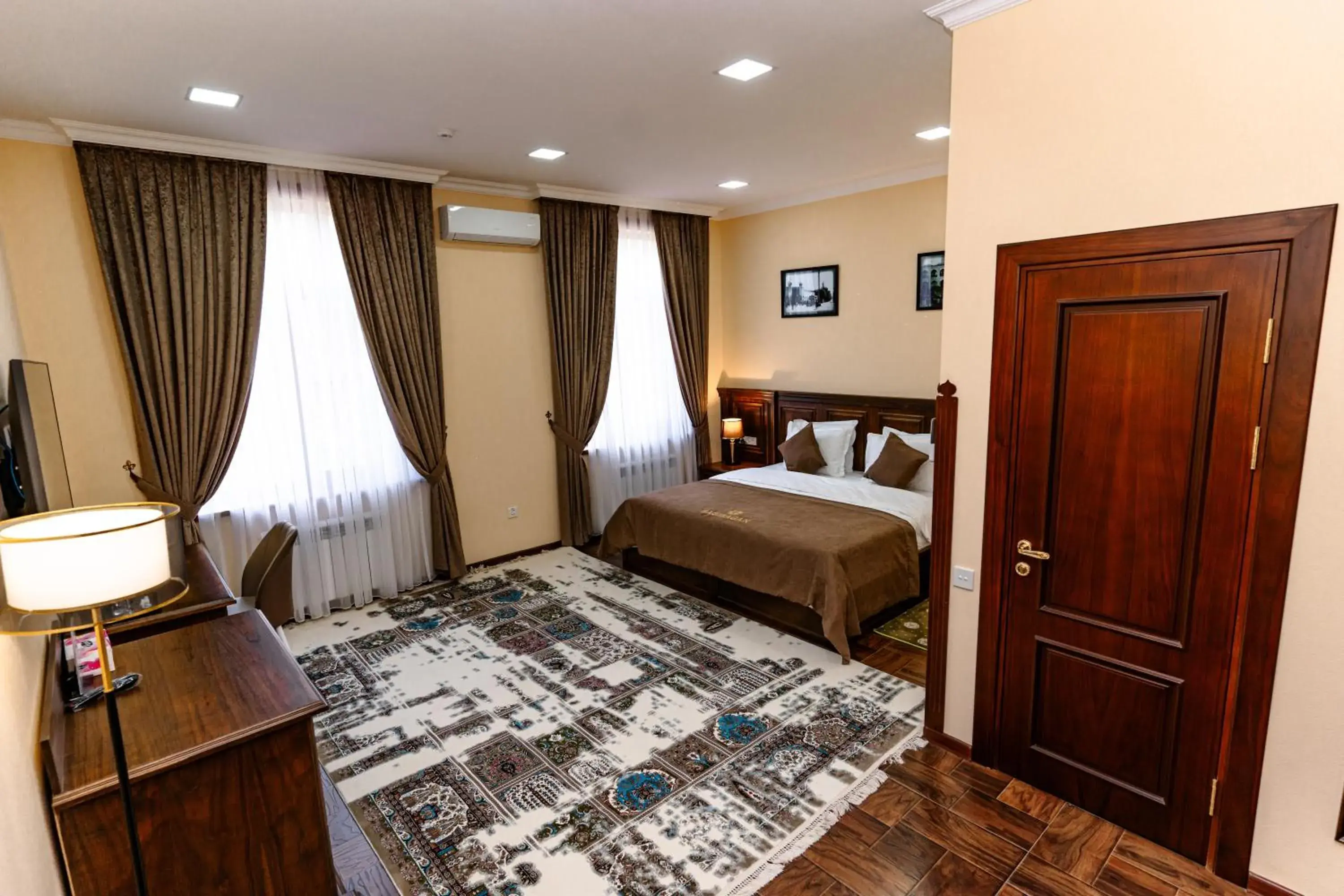 Deluxe Double Room in Bagizagan Hotel Deluxe Double Room in Bagizagan Hotel