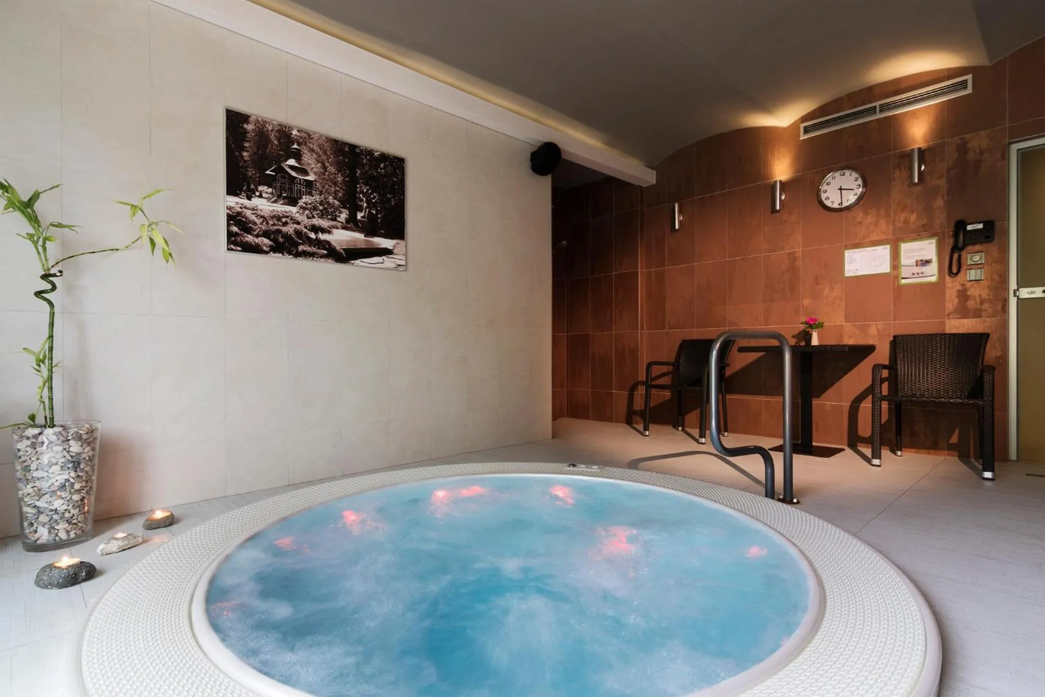 Hot Tub in Peras Wellness Hotel