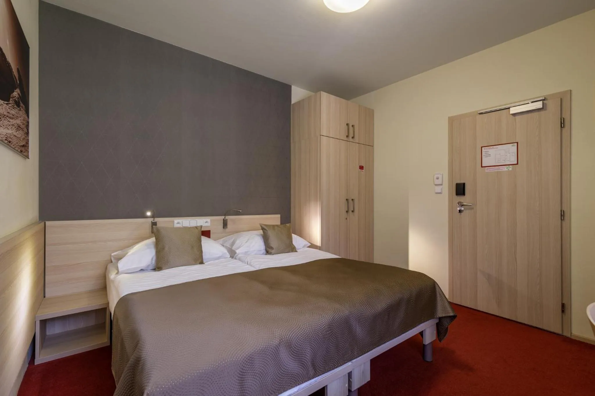 Bedroom, Bed in Peras Wellness Hotel