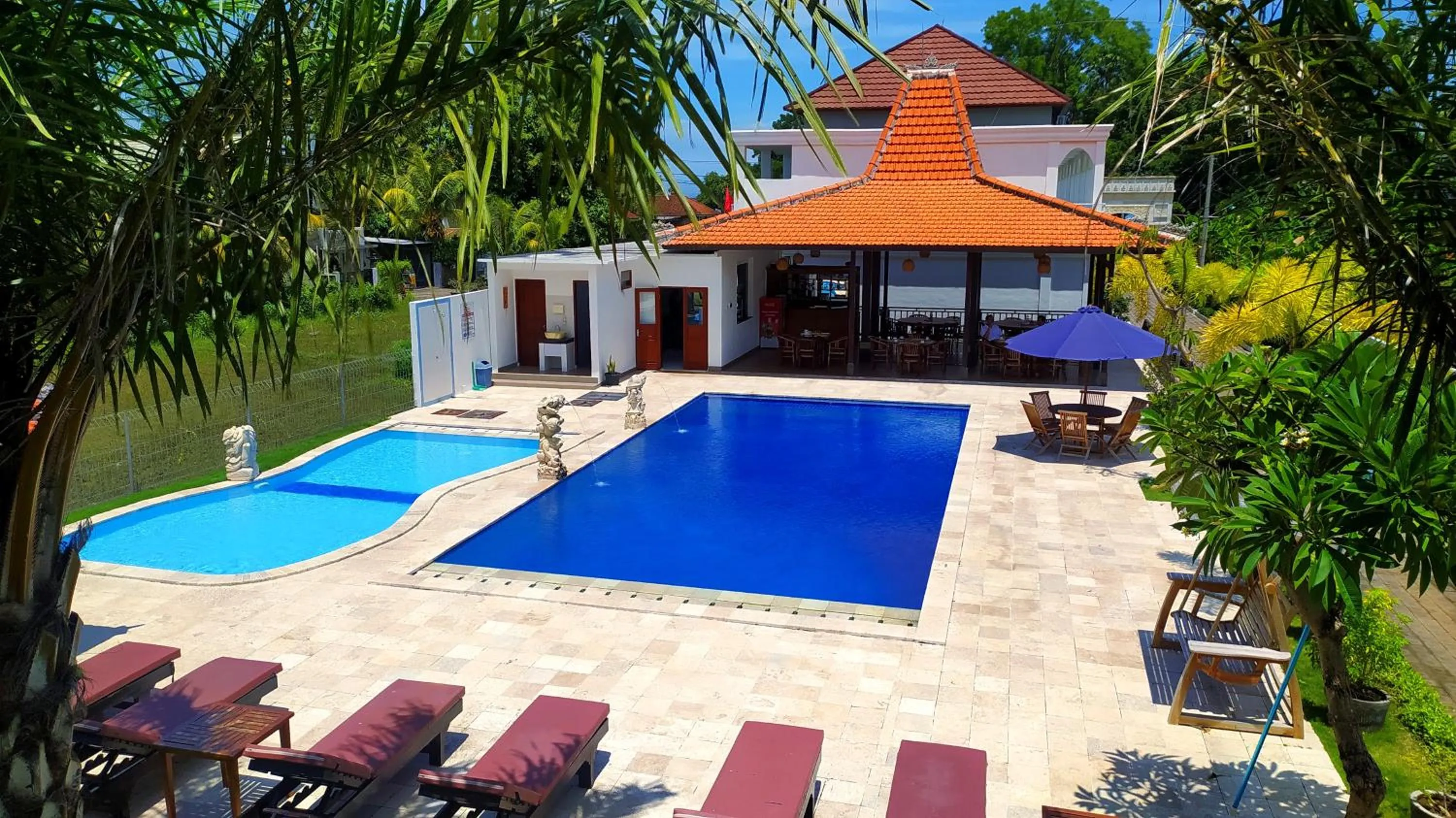 Swimming pool in Puri Lovina