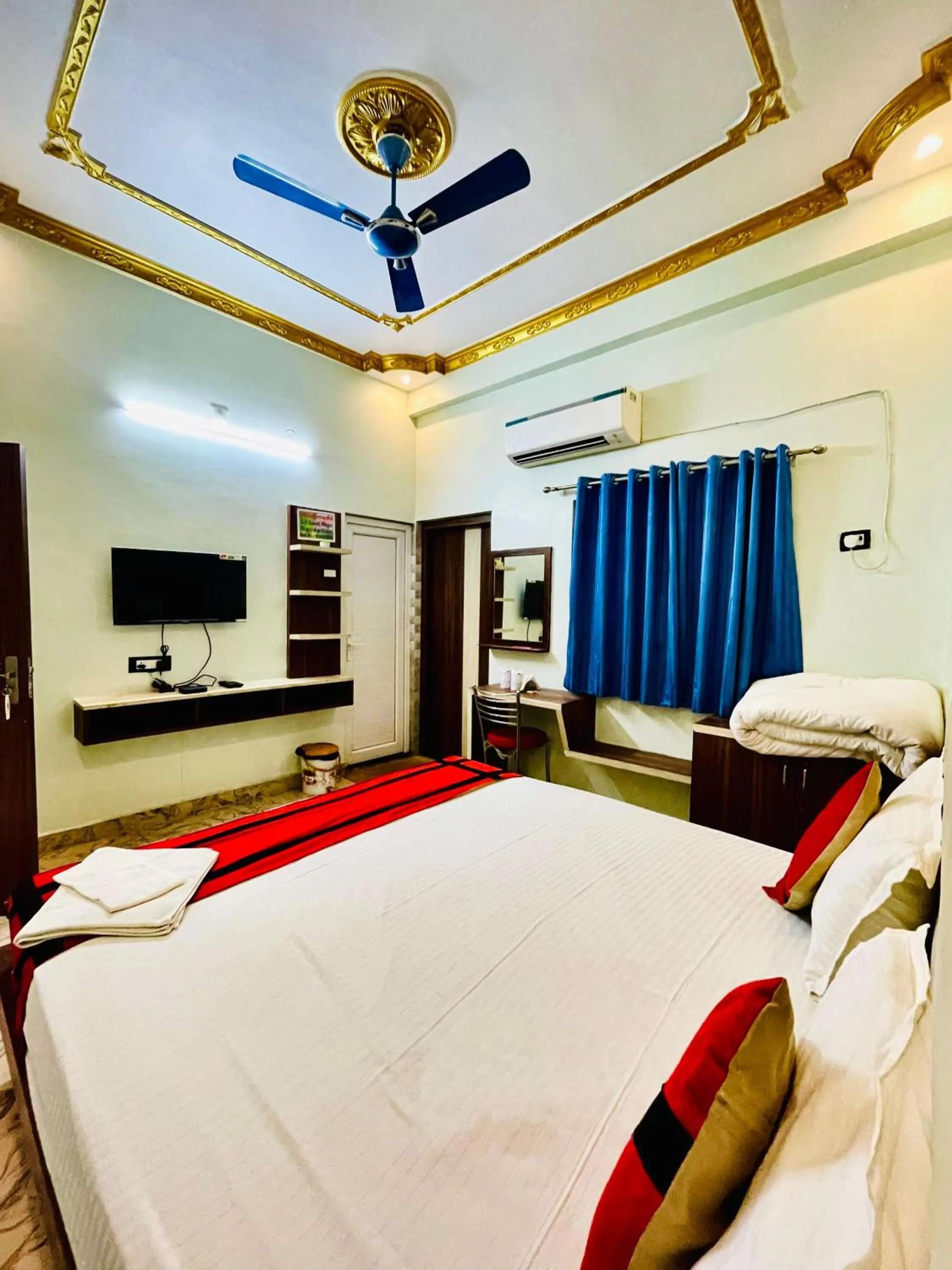 Bed in G P Guest House And Banquet Hall