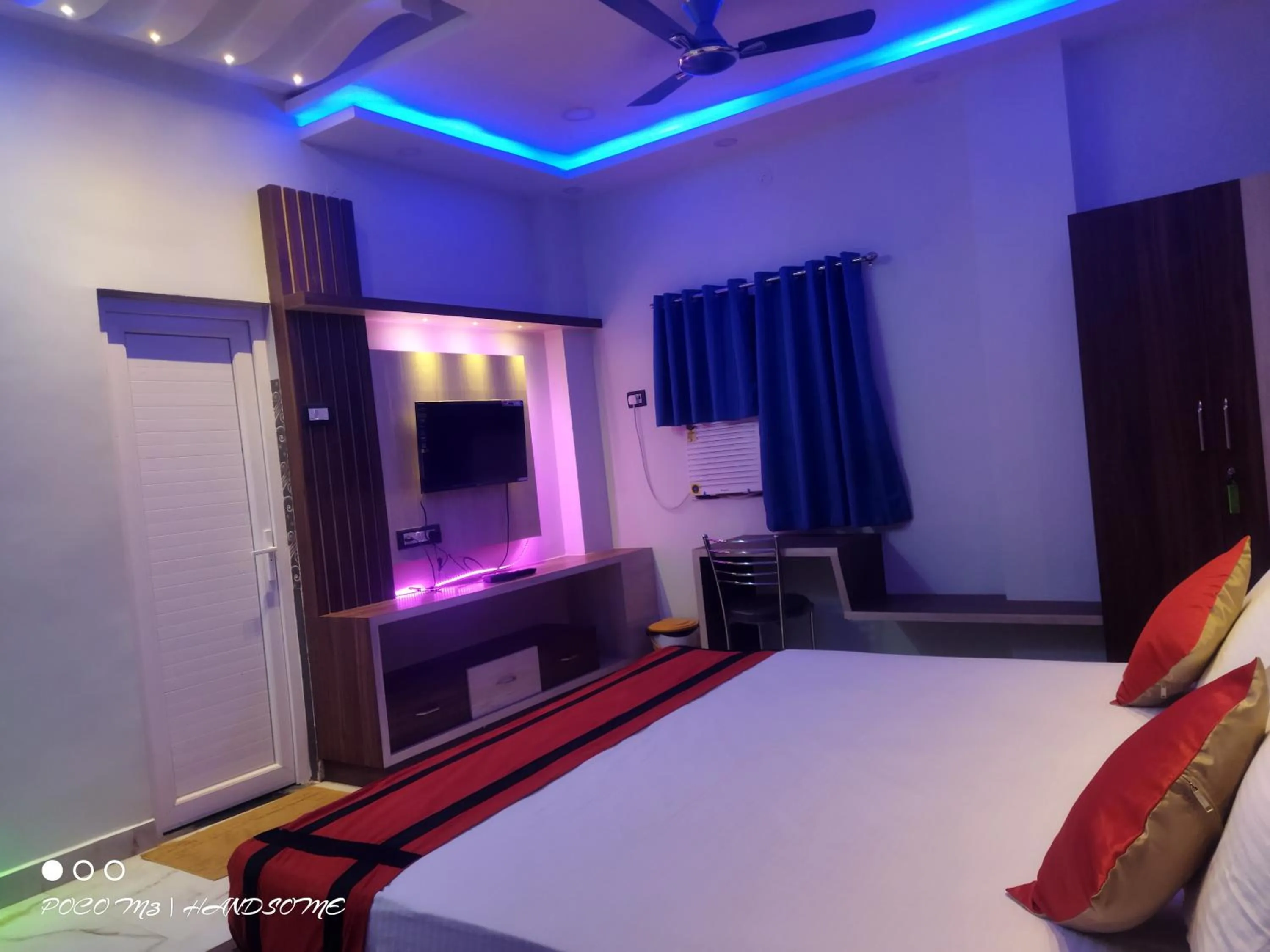 Bed in G P Guest House And Banquet Hall