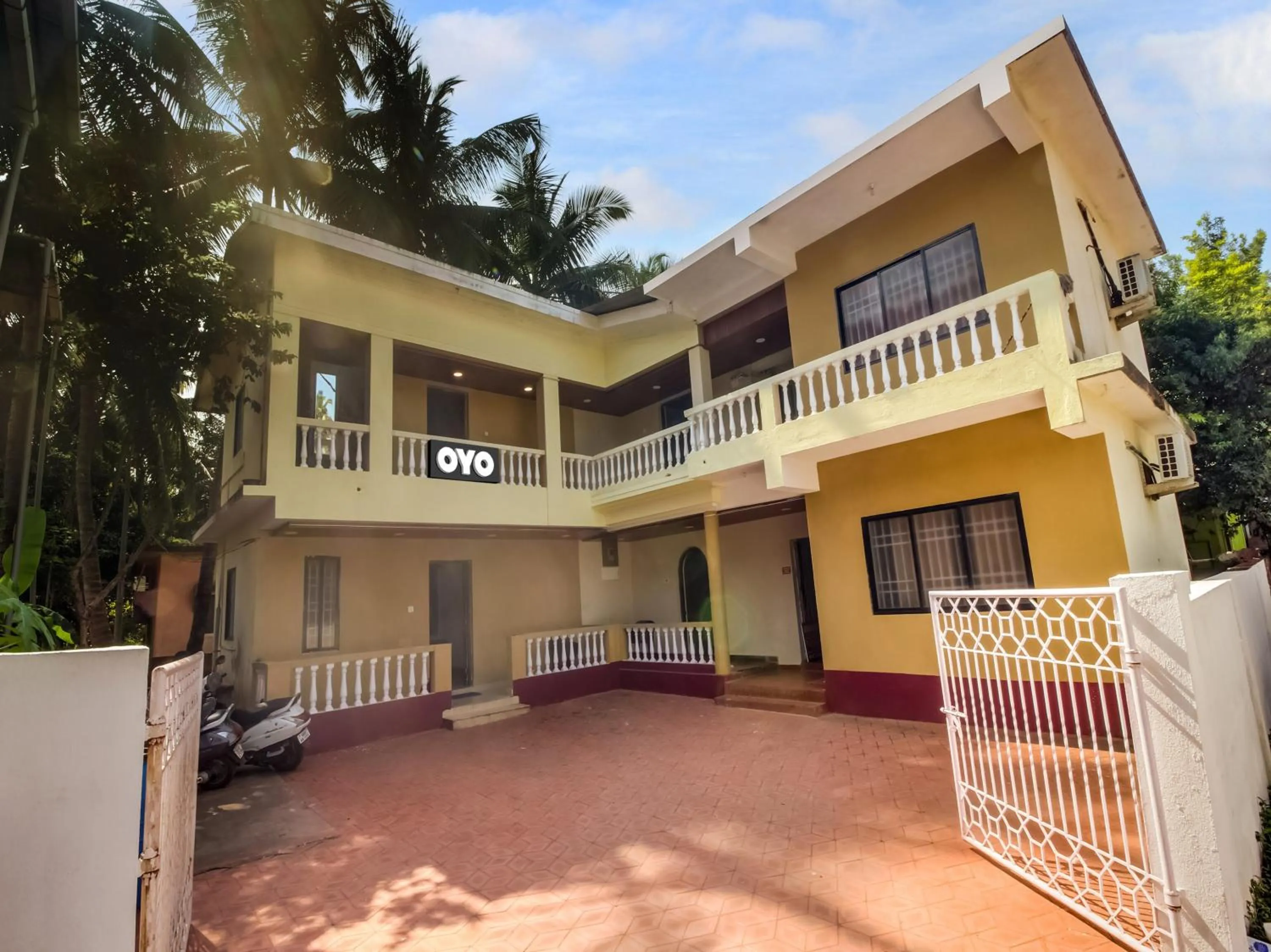 Facade/entrance in Hotel O by OYO Guddan Holiday