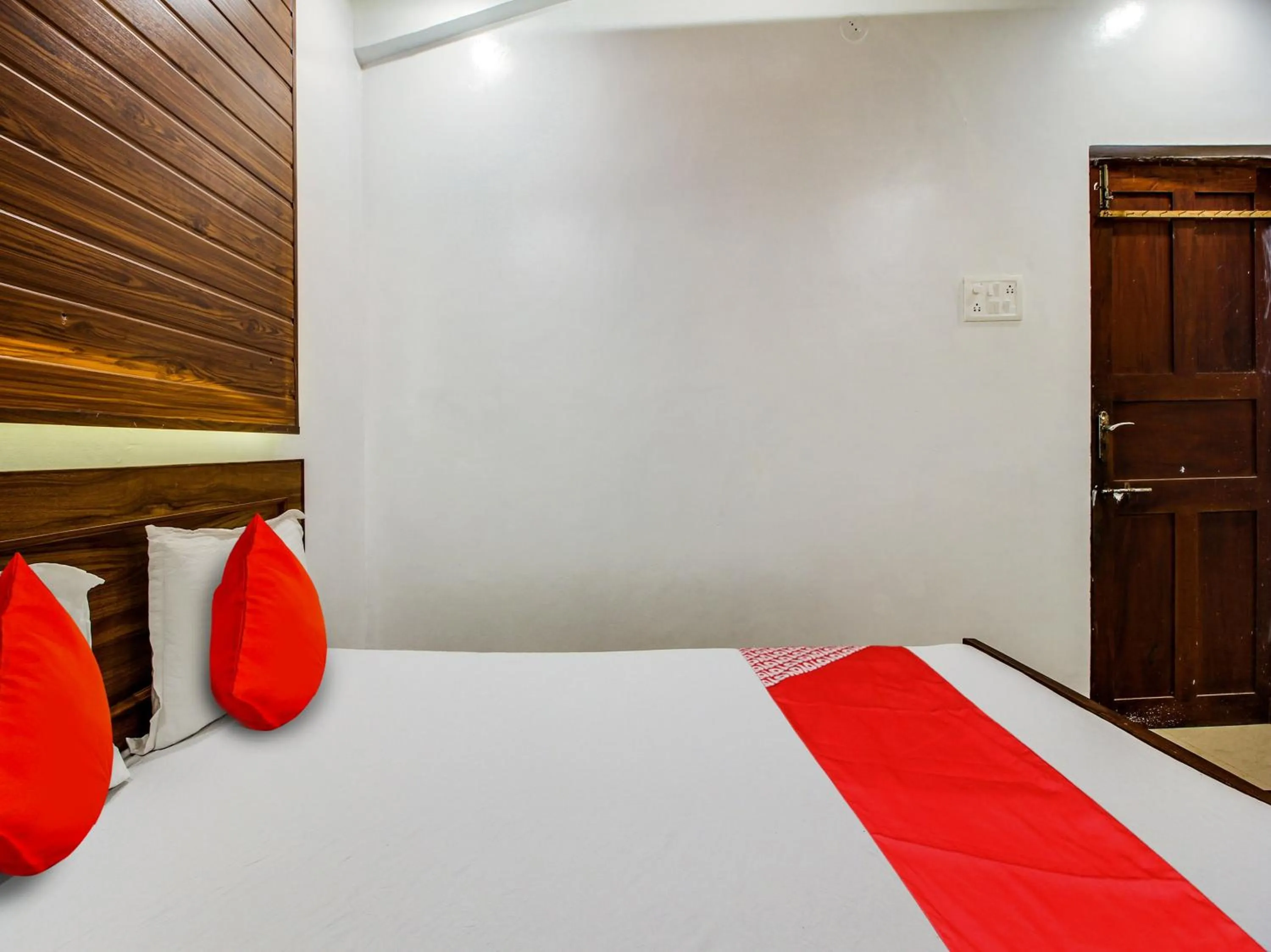 Bedroom in Hotel O by OYO Guddan Holiday