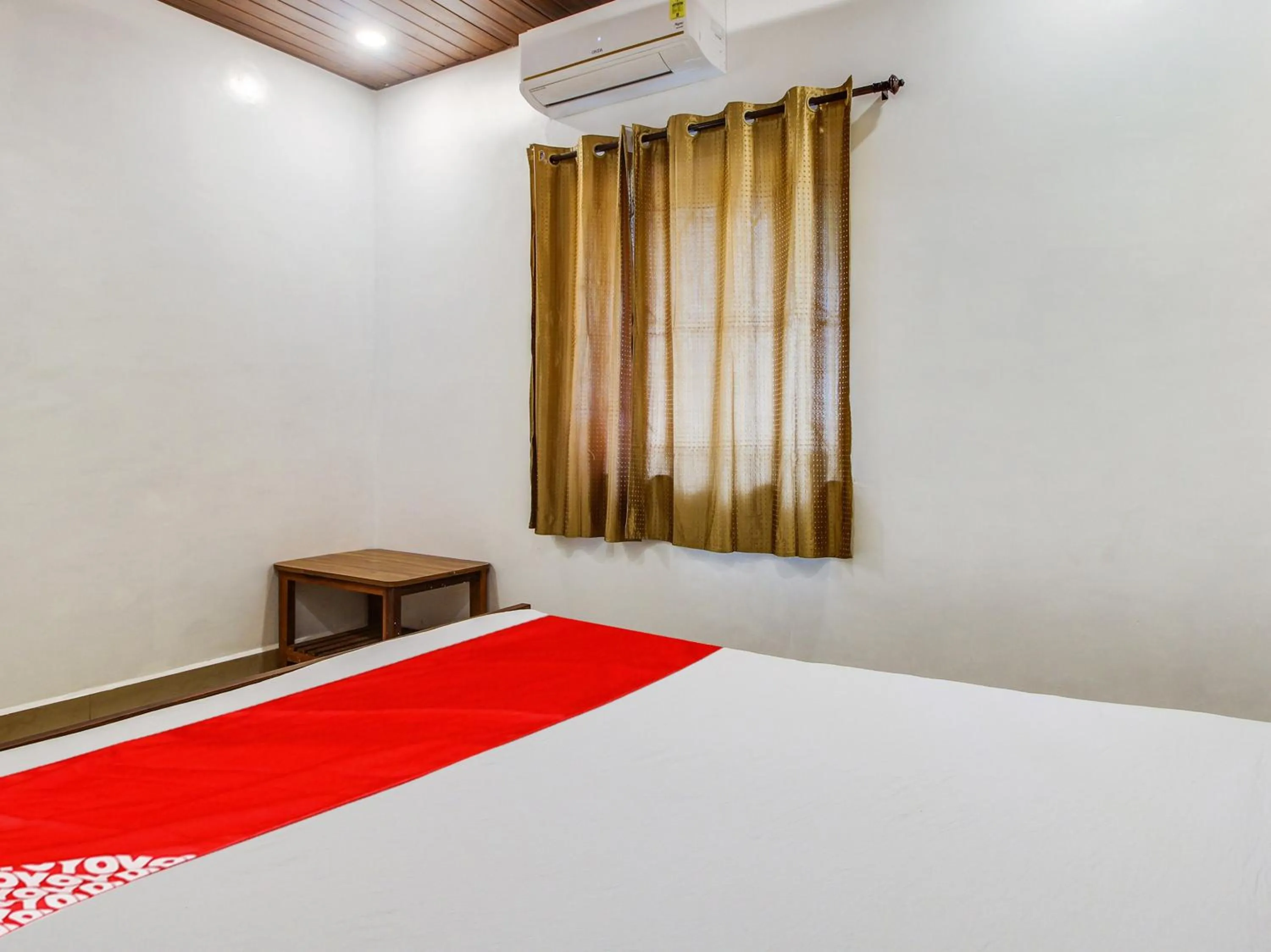 Bedroom in Hotel O by OYO Guddan Holiday