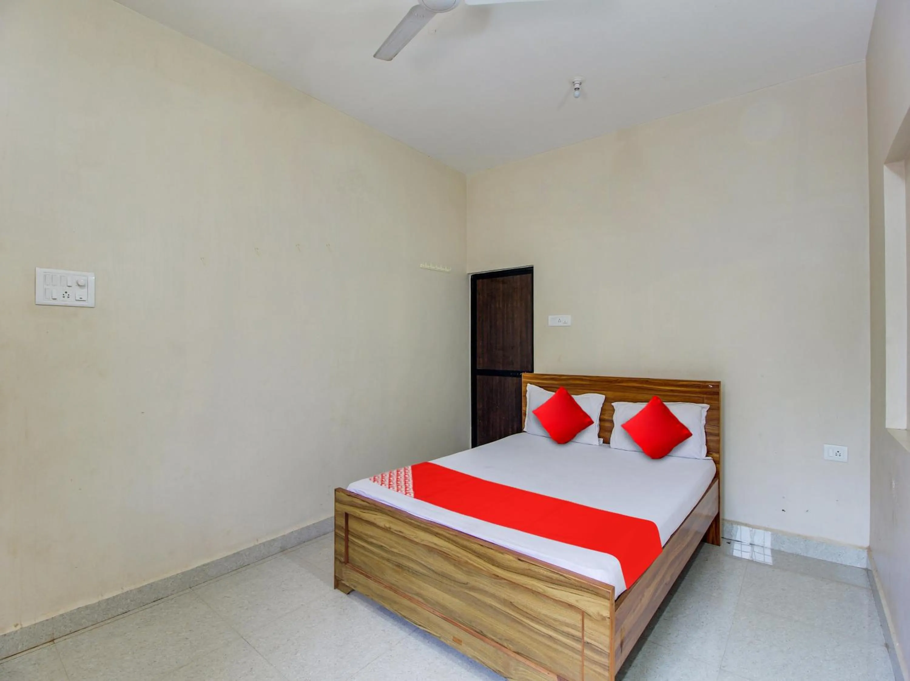 Bedroom in Hotel O by OYO Guddan Holiday