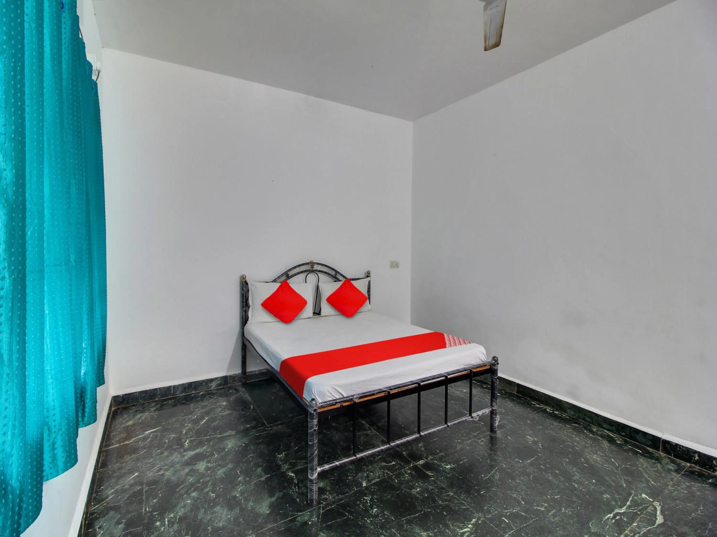 Bedroom in Hotel O by OYO Guddan Holiday