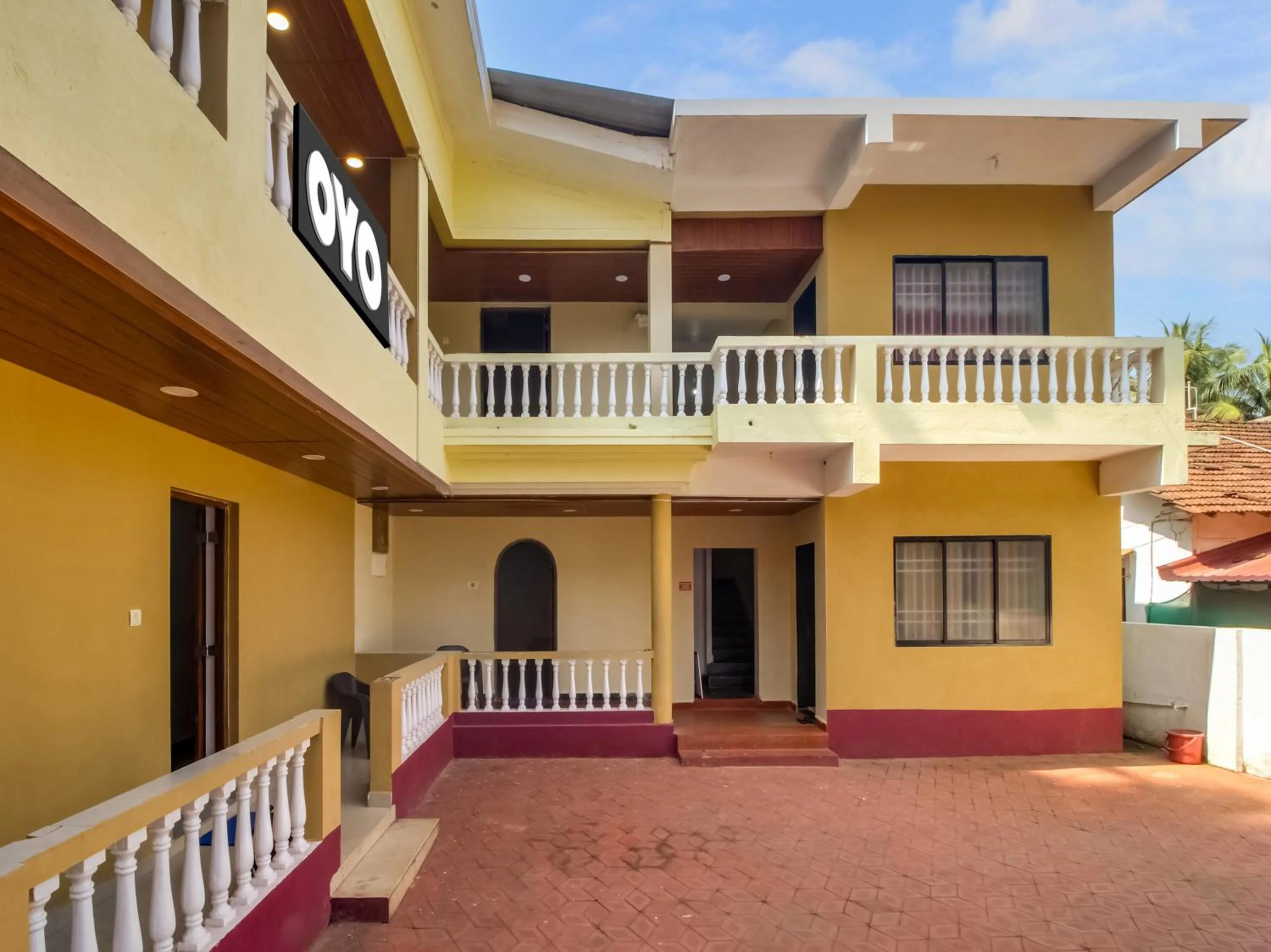 Facade/entrance in Hotel O by OYO Guddan Holiday