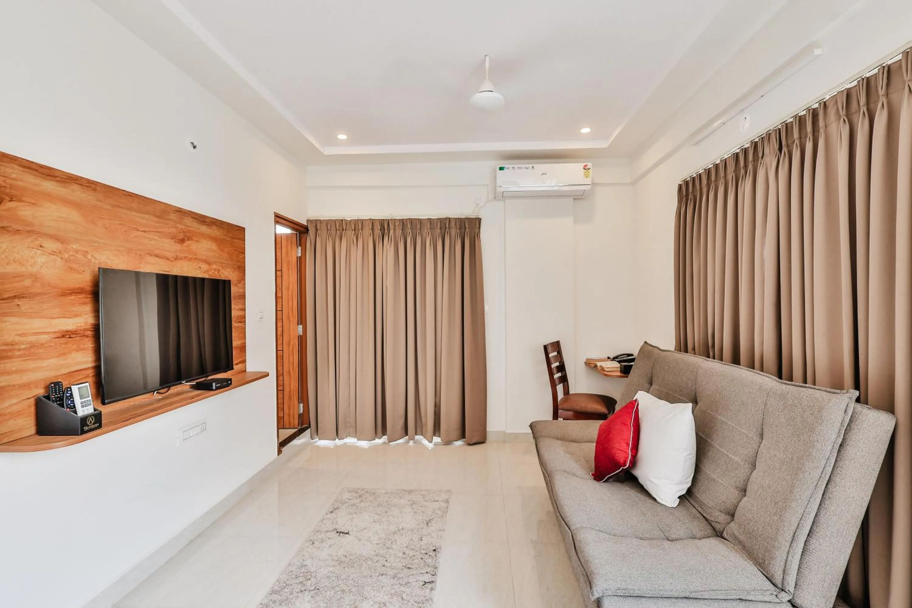 TV and multimedia in The Auberge Boutique Hotel - Manyata Tech Park