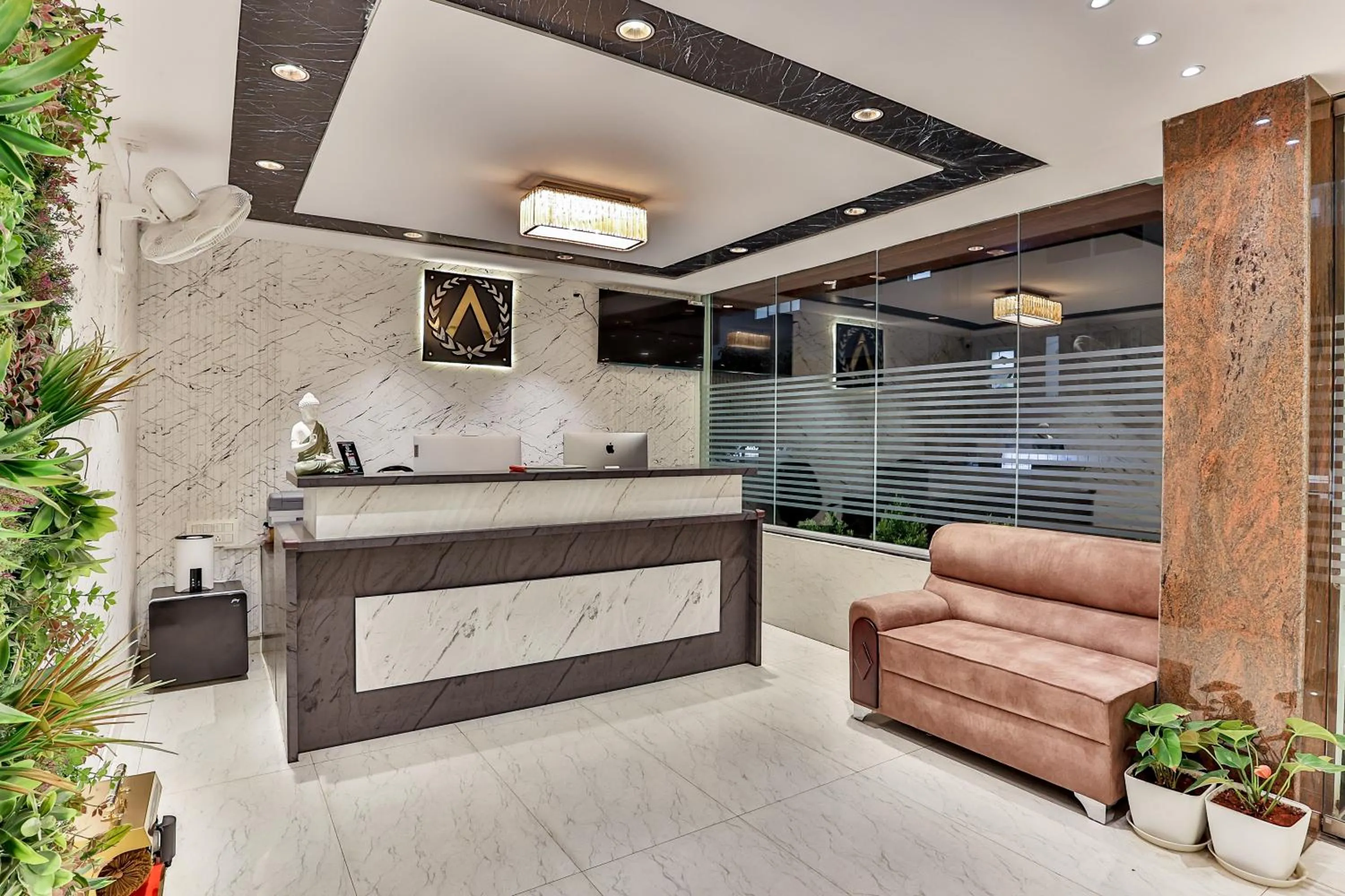 Lobby or reception in The Auberge Boutique Hotel - Manyata Tech Park