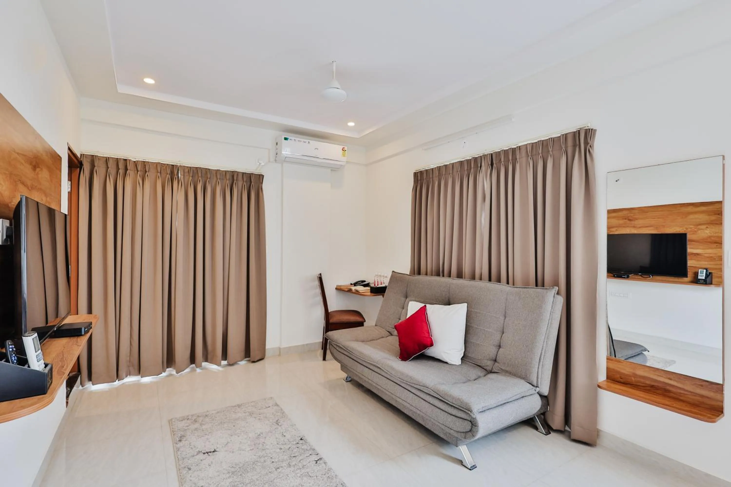 TV and multimedia in The Auberge Boutique Hotel - Manyata Tech Park