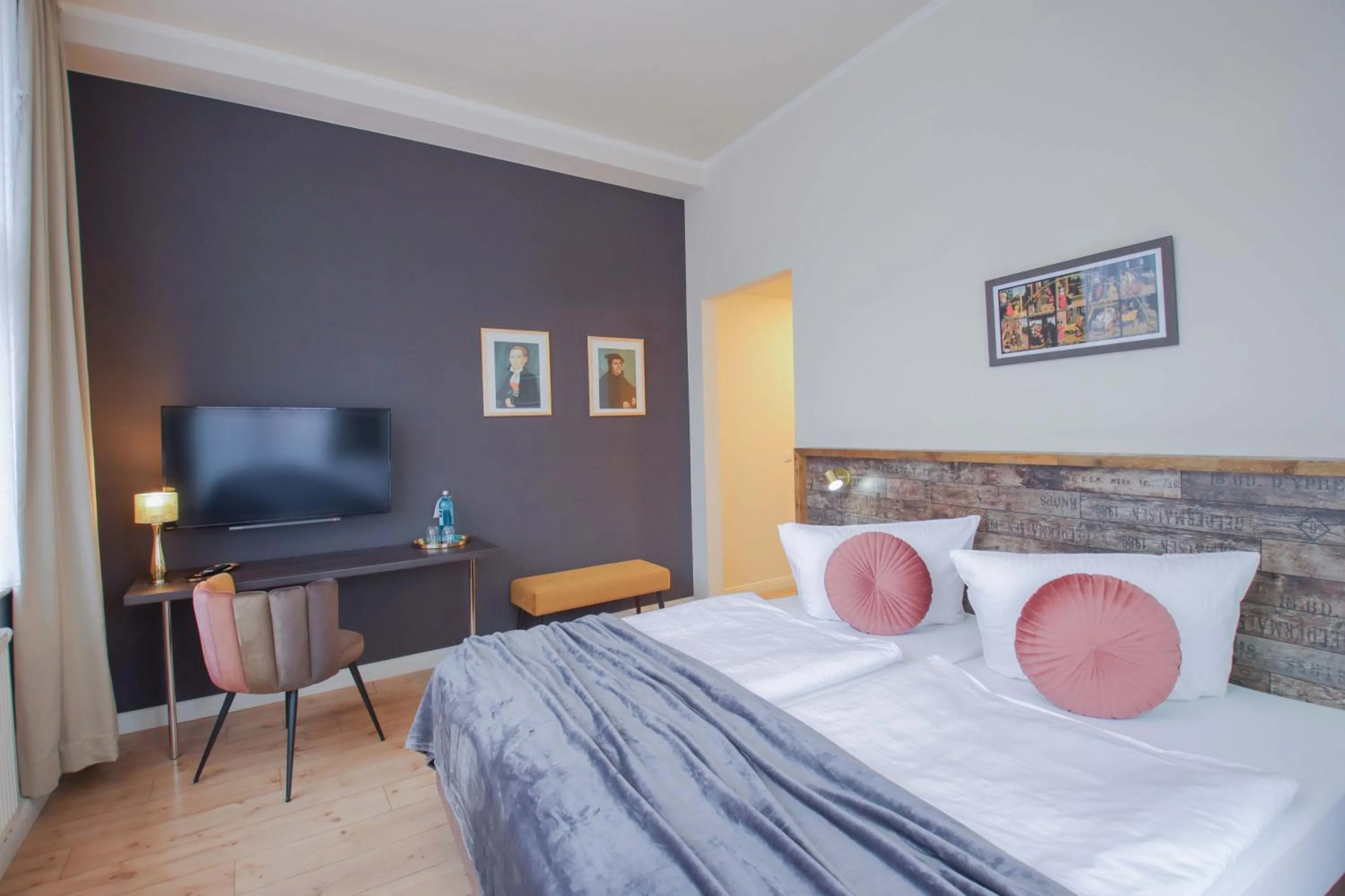 Photo of the whole room, Bed in Boutique Hotel Schwarzer Baer