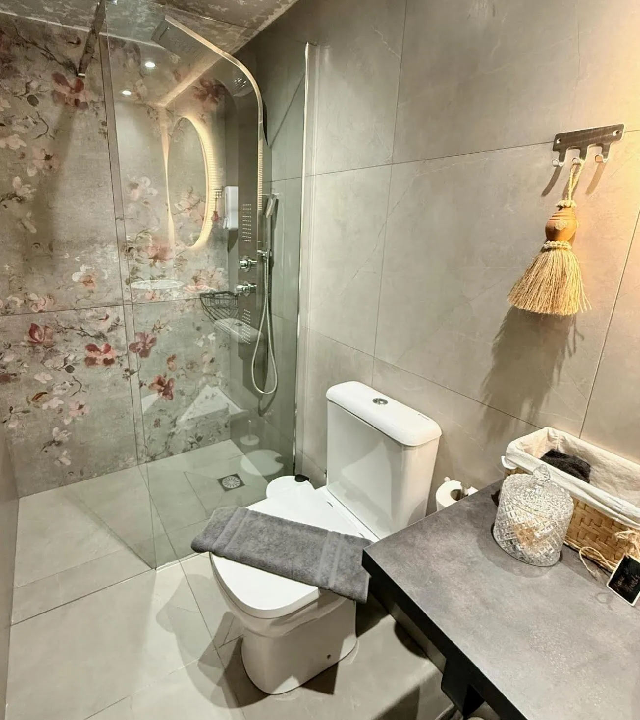 Shower in Compass Lofts Athens