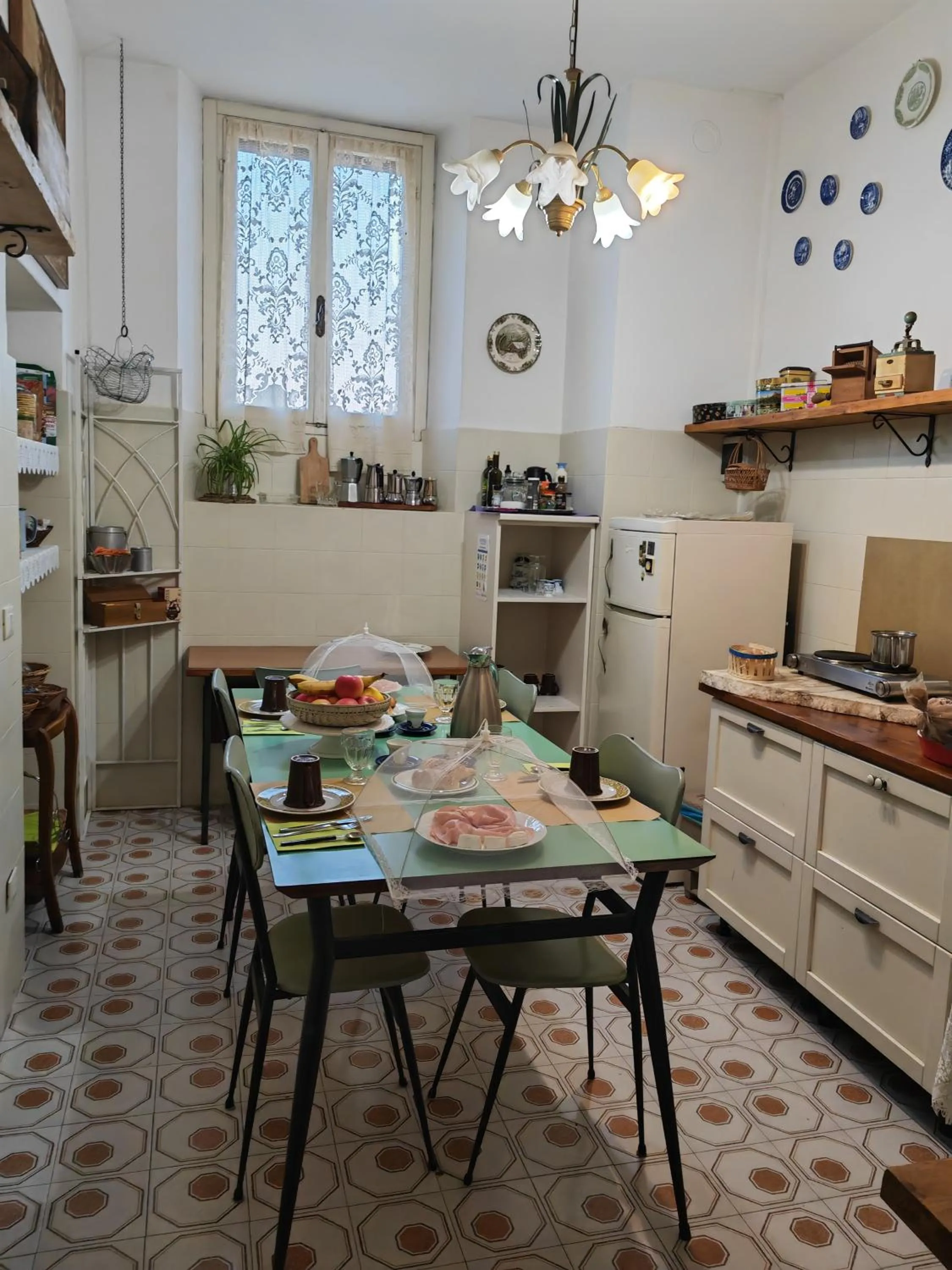 Kitchen or kitchenette in B&B LaMaGia di Corte Moronati