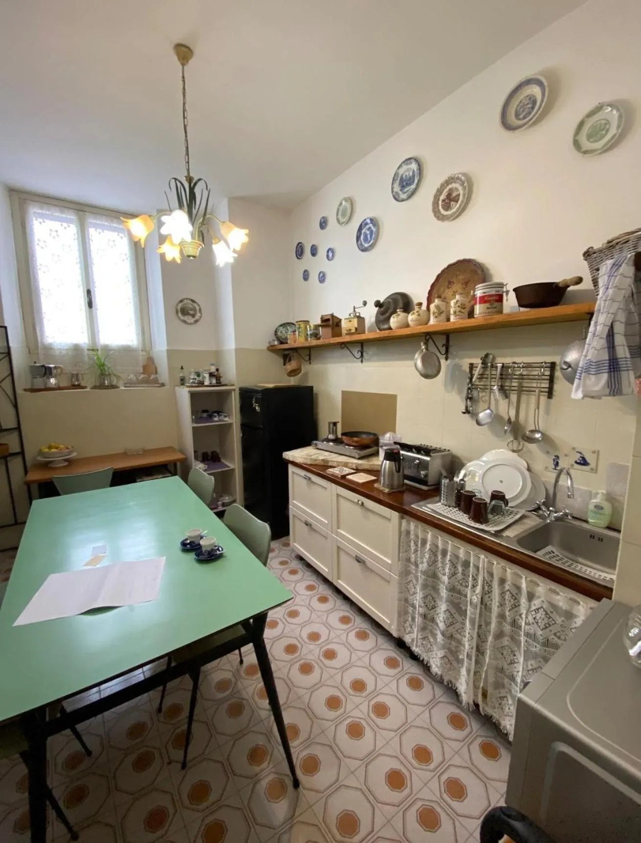 Kitchen or kitchenette in B&B LaMaGia di Corte Moronati