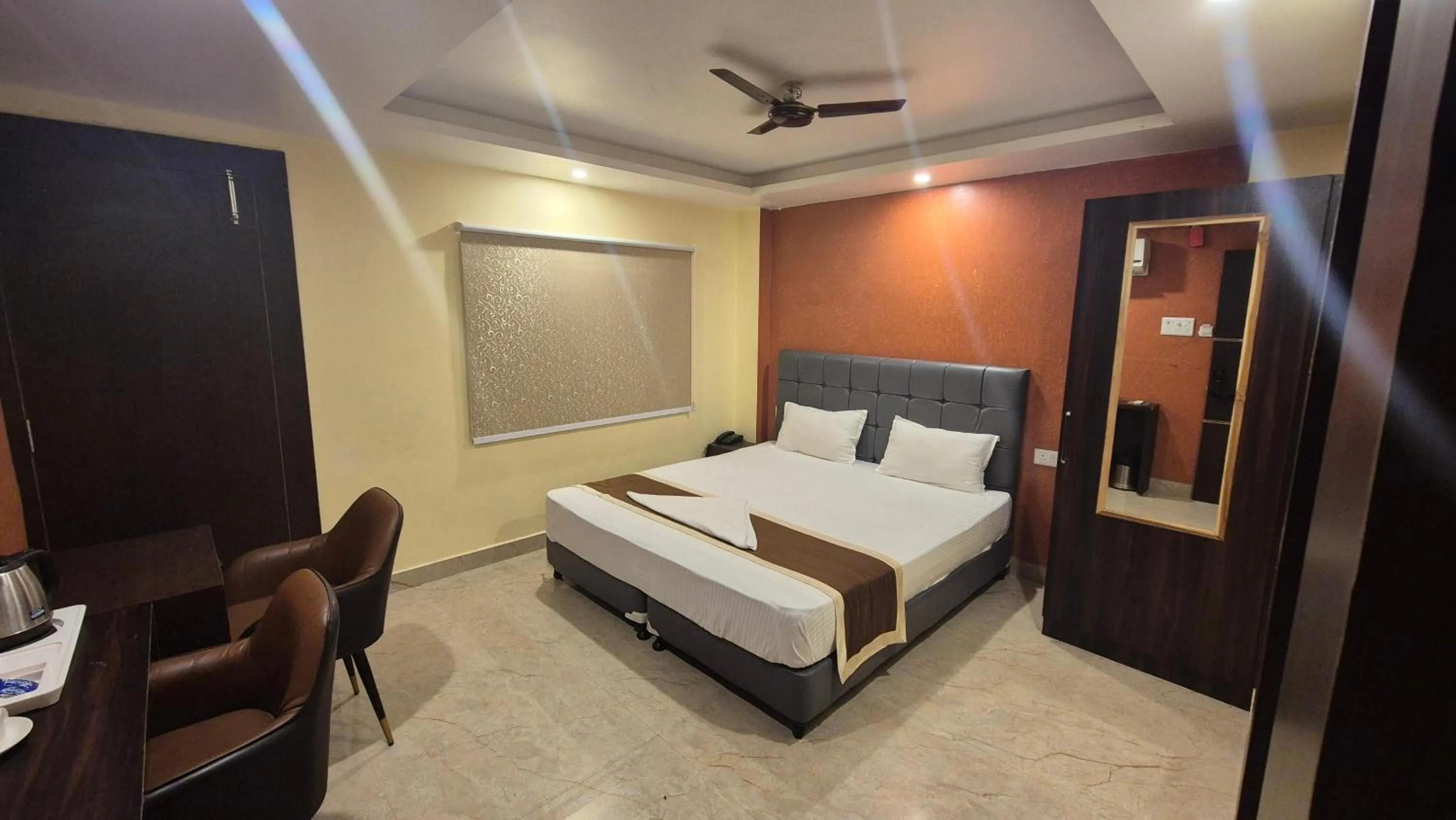 Bed in Royal View Residency