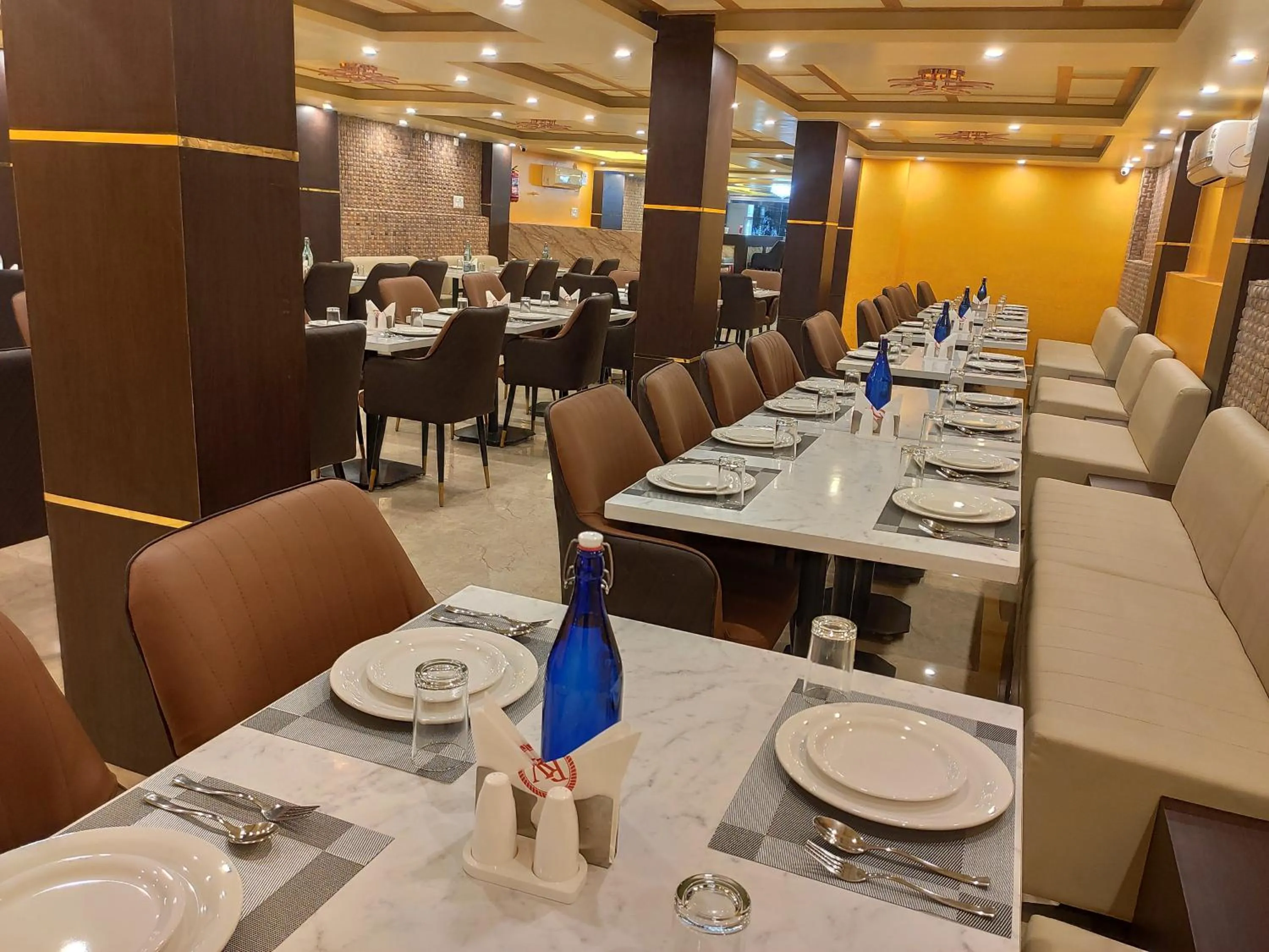 Restaurant/places to eat in Royal View Residency