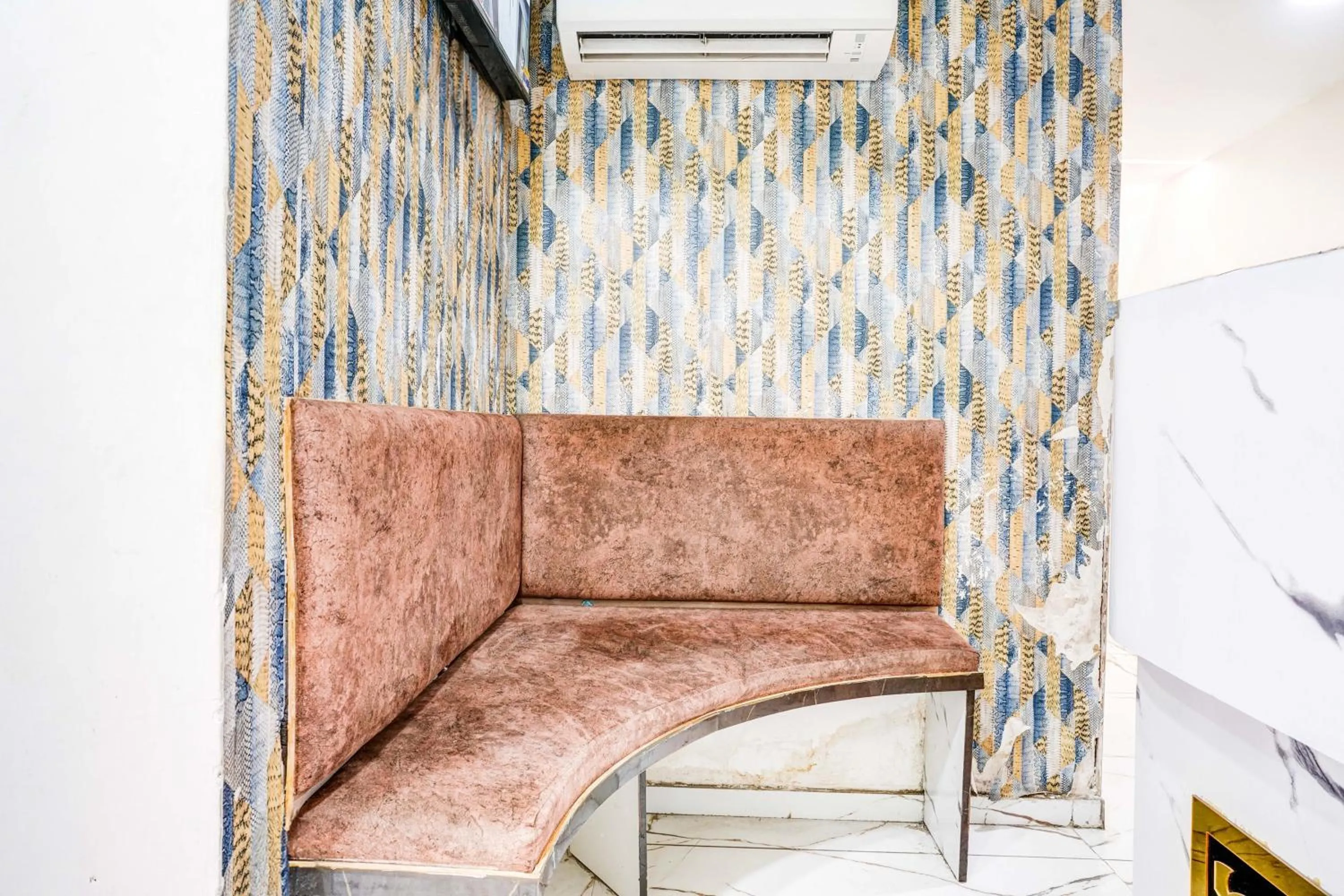 Lobby or reception in Super Collection O Maninagar Near Railway Station formerly A1 Residency