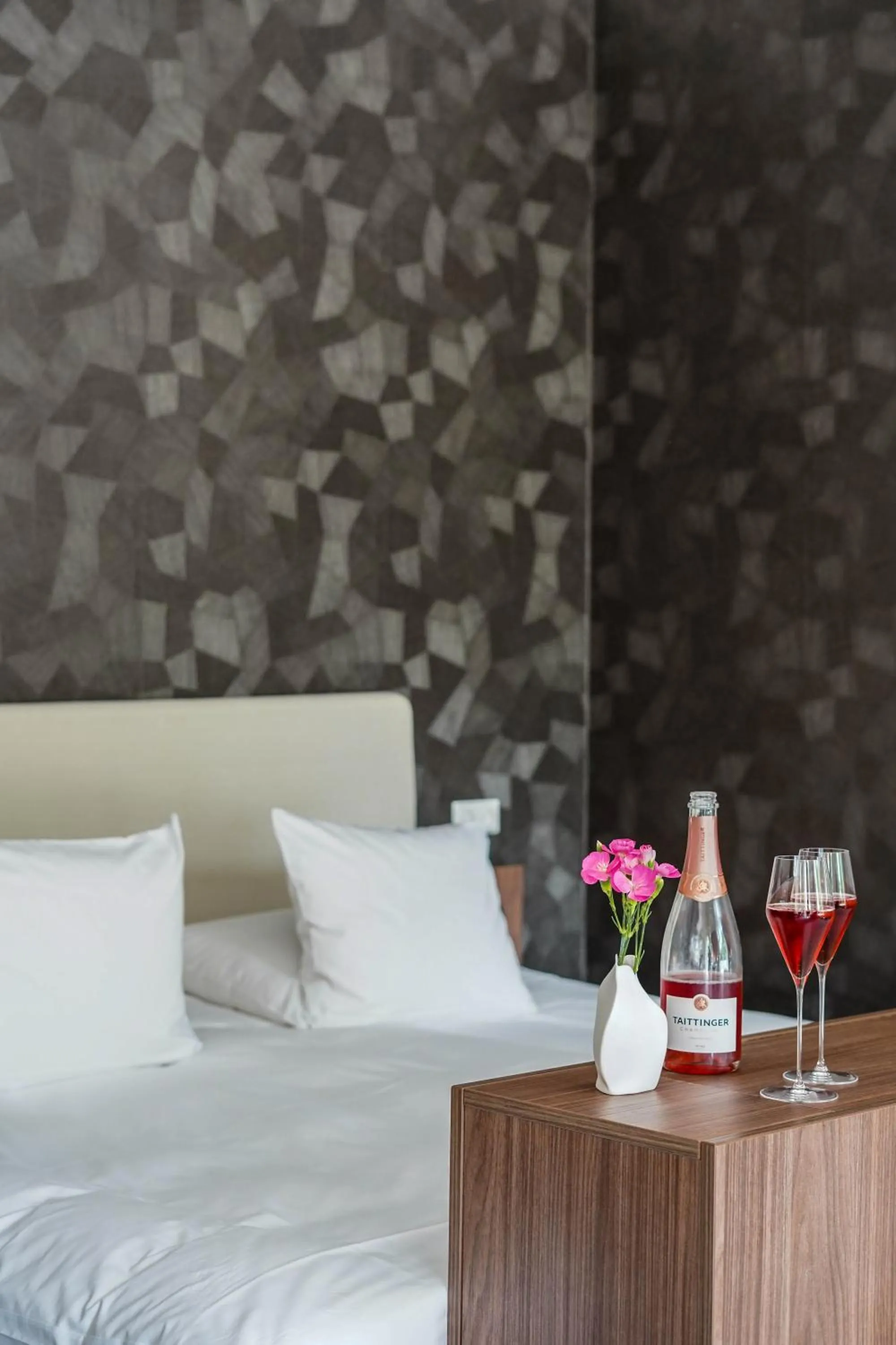 Bedroom, Bed in Central Park Voorburg - Relais & Chateaux