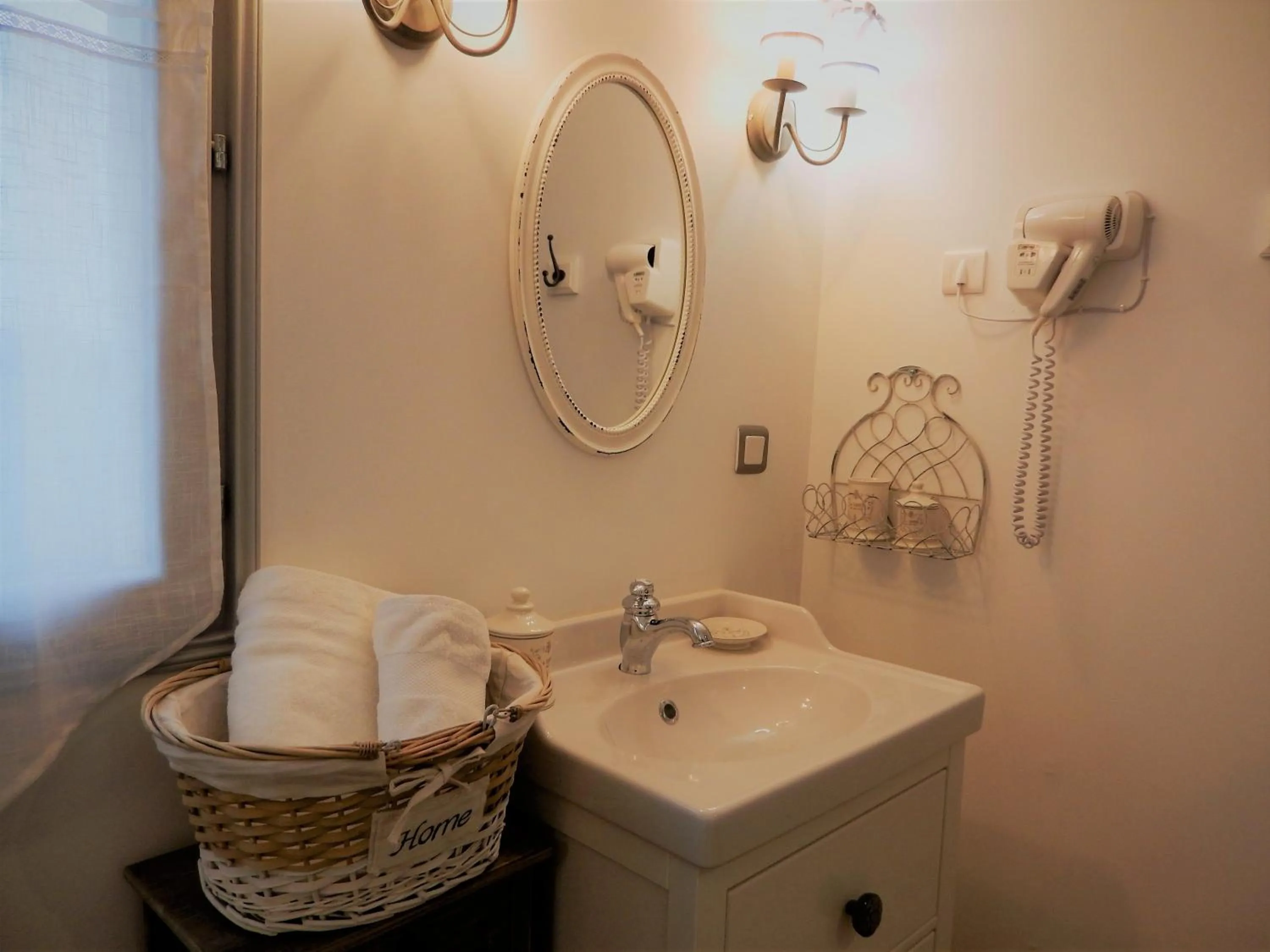 Bathroom in La Cordonnerie de Réau