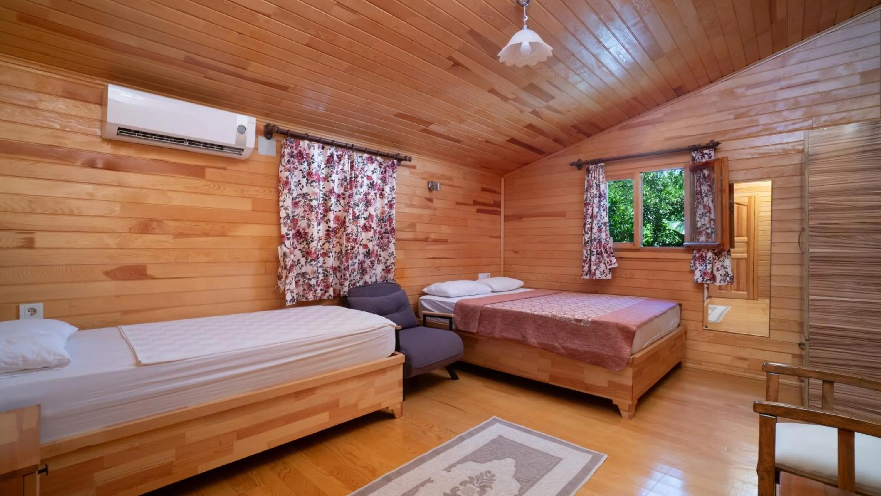 Bedroom, Bed in Lemon Garden Lodge