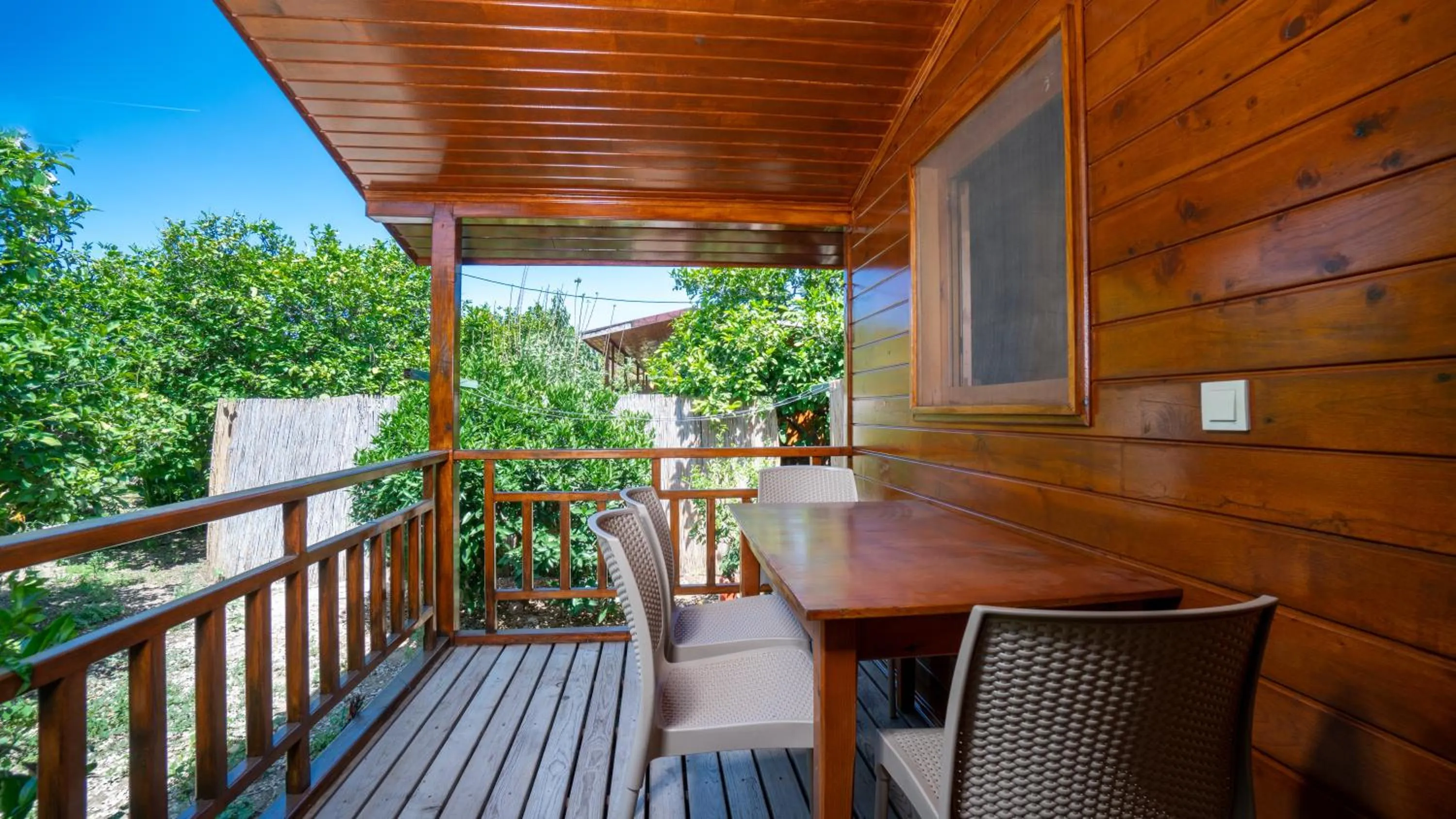 Balcony/Terrace in Lemon Garden Lodge