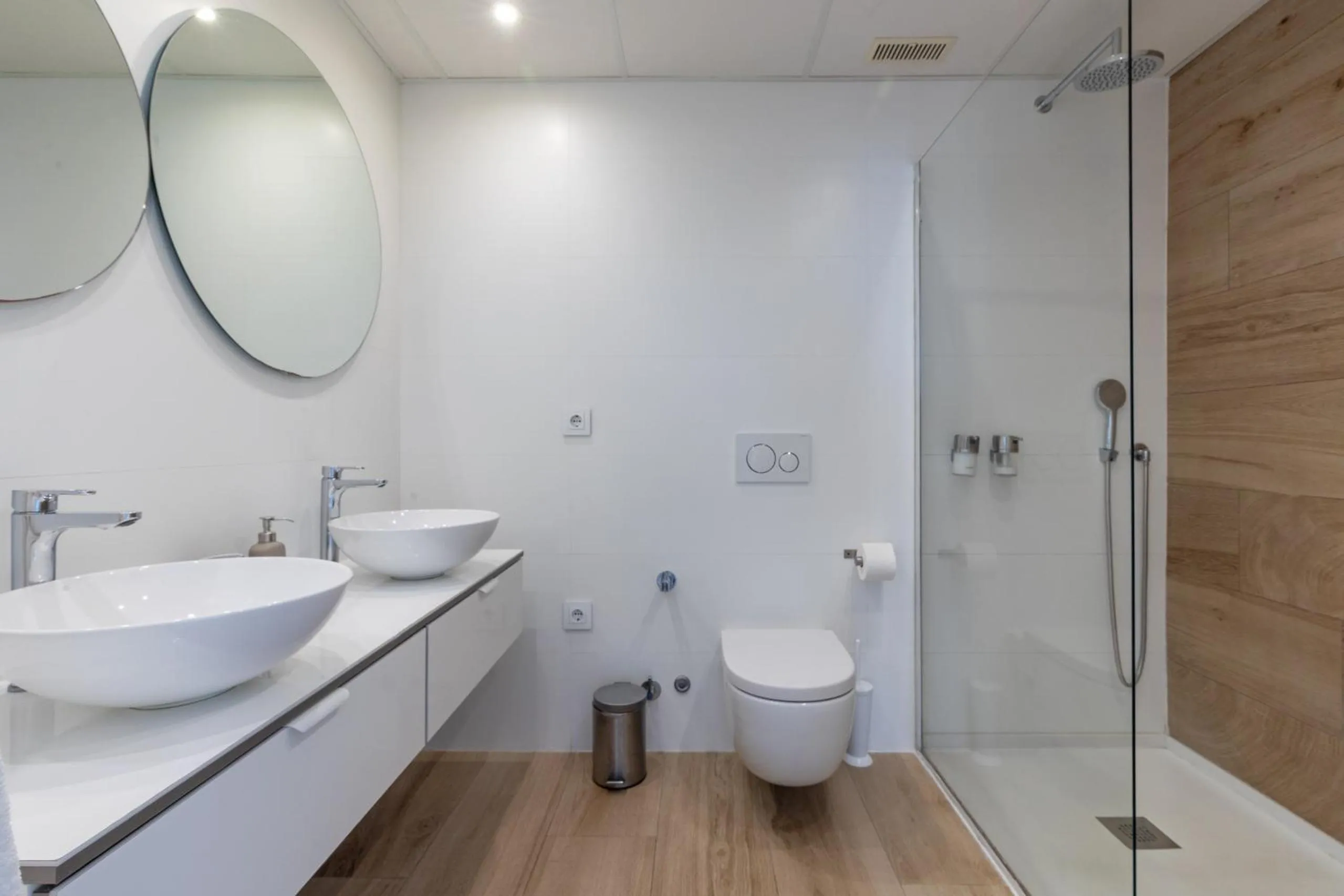 Shower in ApartUP Patacona Deluxe