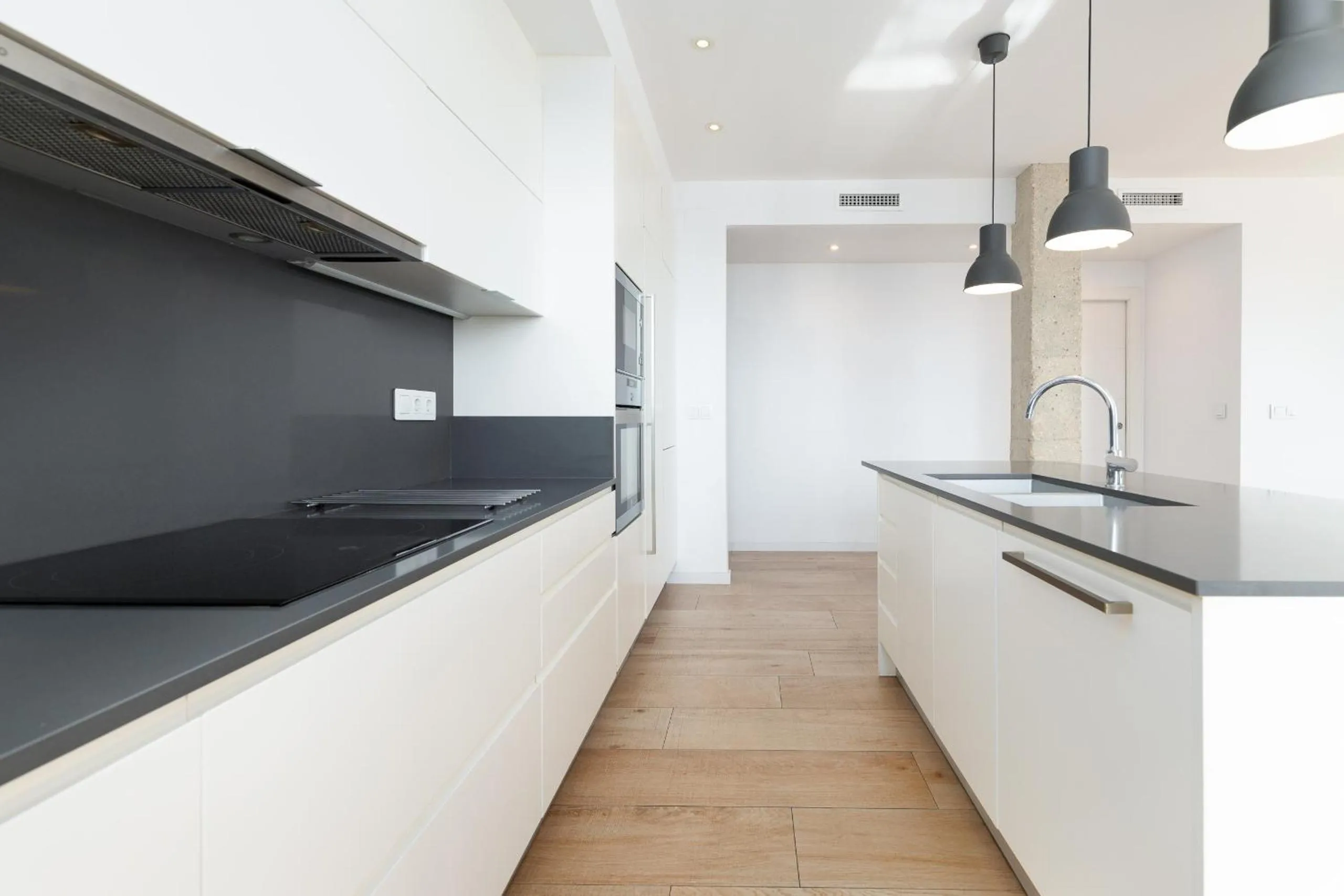 Kitchen or kitchenette in ApartUP Patacona Deluxe