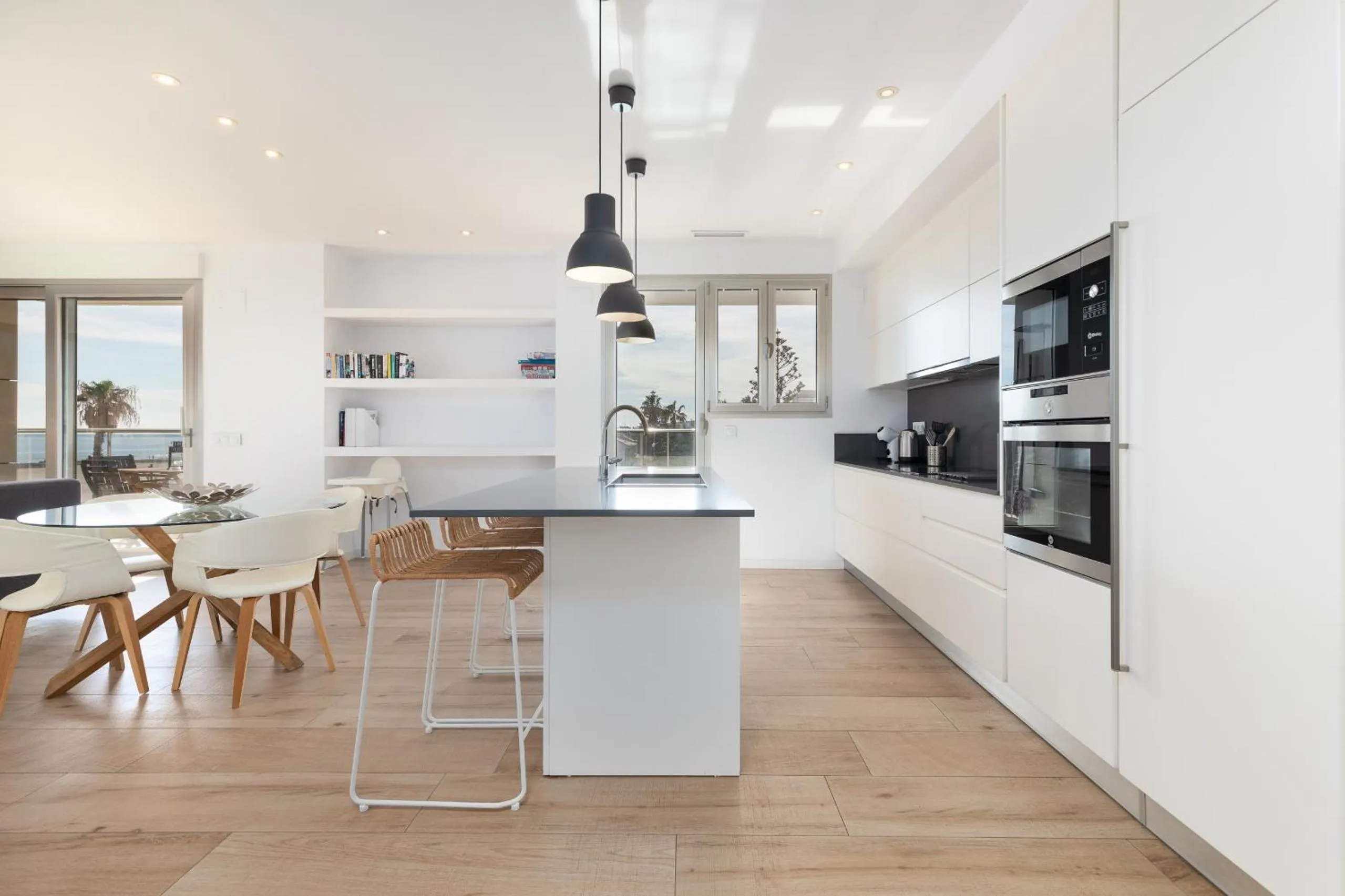 Kitchen or kitchenette in ApartUP Patacona Deluxe