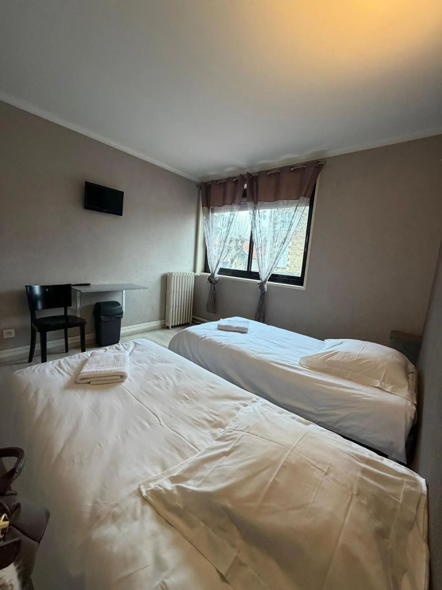 Bed in GOOD NIGHT HÔTEL By L'excess