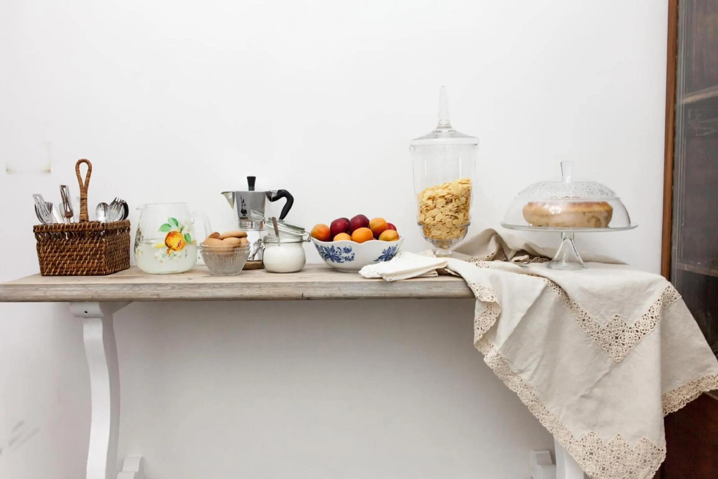 Buffet breakfast in A Casa Di Gaia Bed and Breakfast