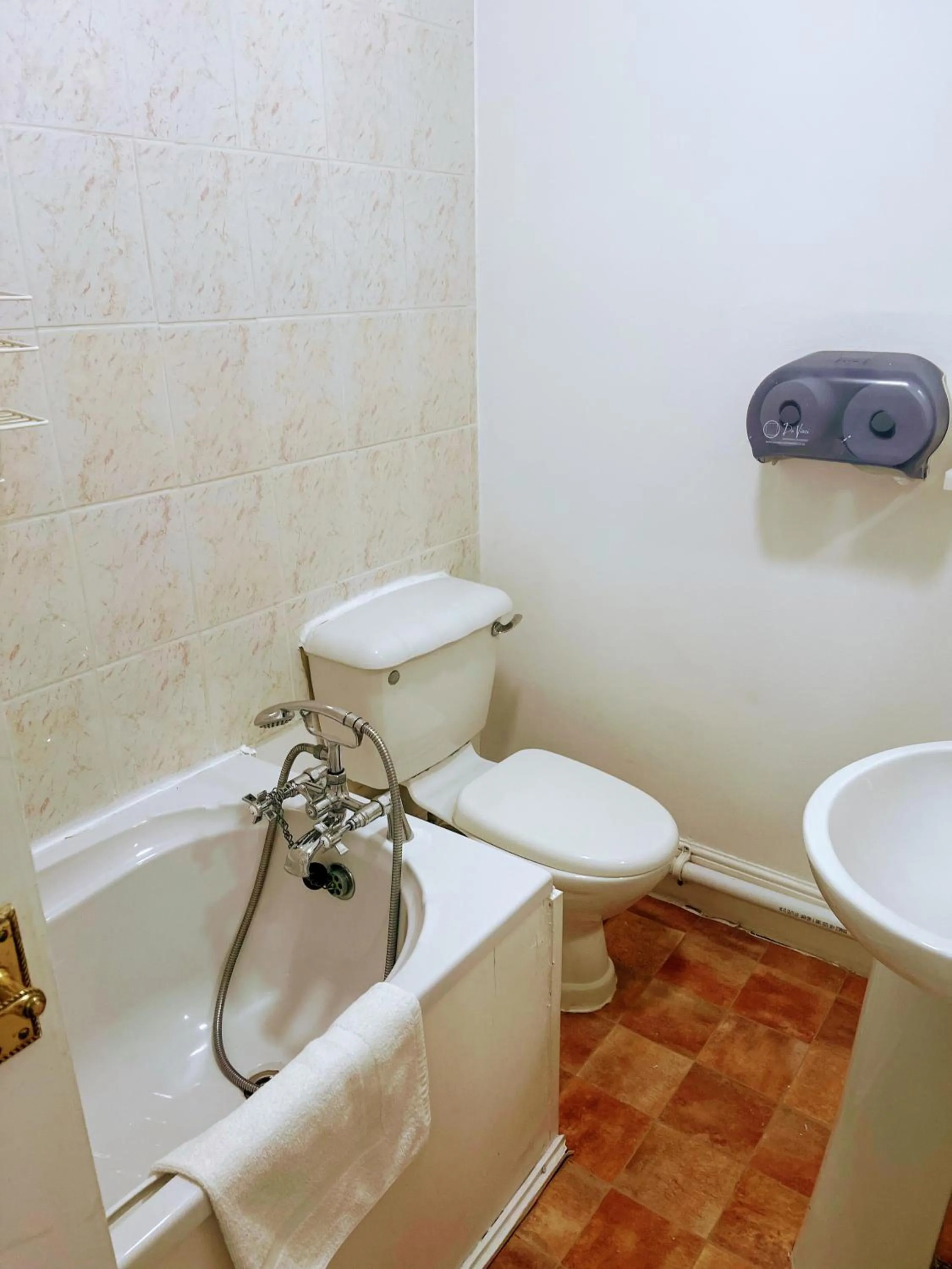 Bathroom in St George Hotel Great Yarmouth