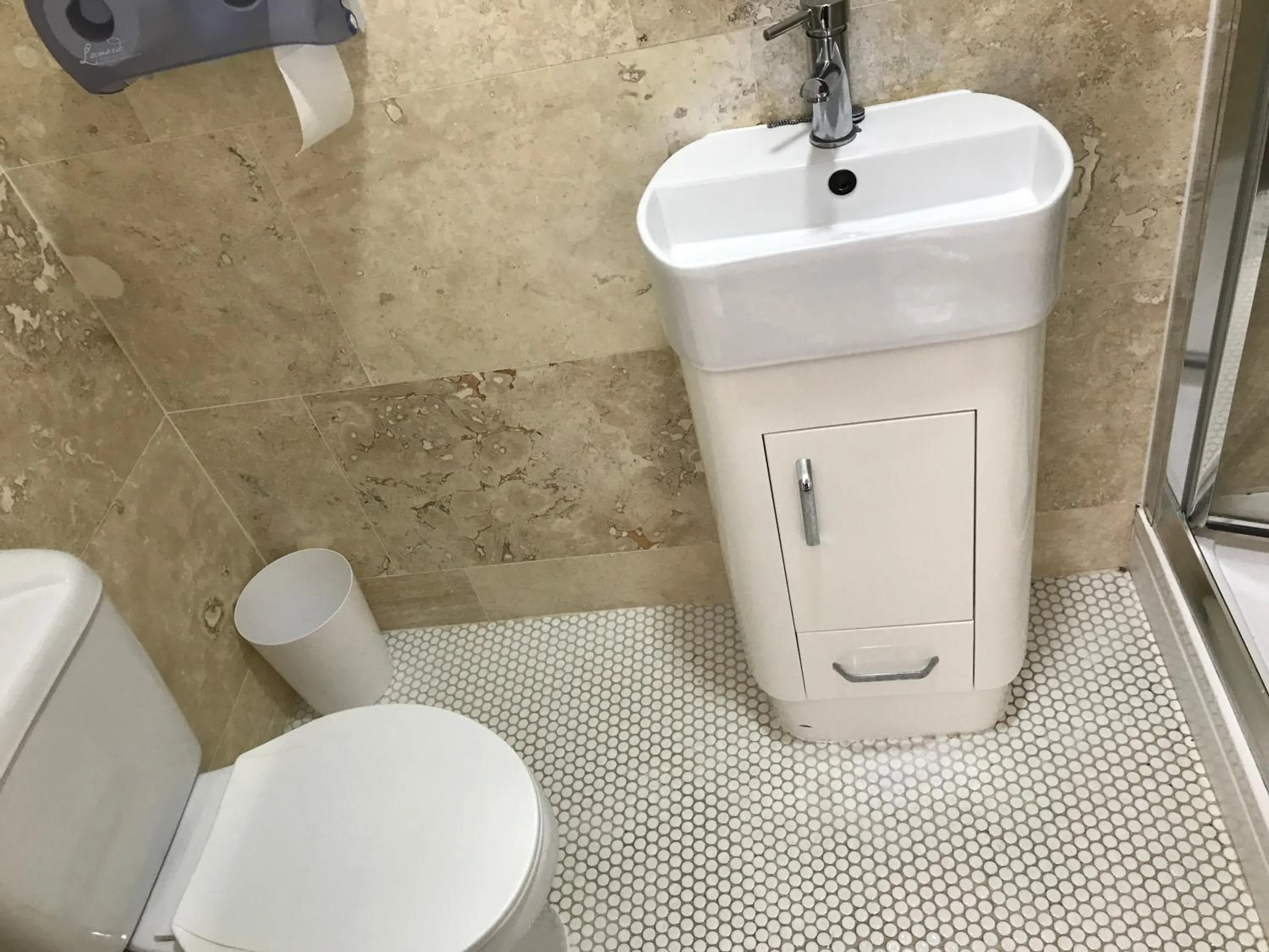 Shower in St George Hotel Great Yarmouth