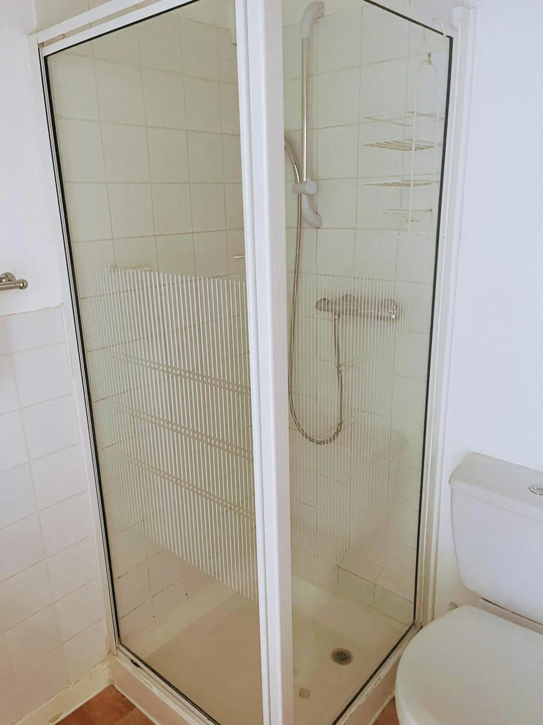 Shower in St George Hotel Great Yarmouth