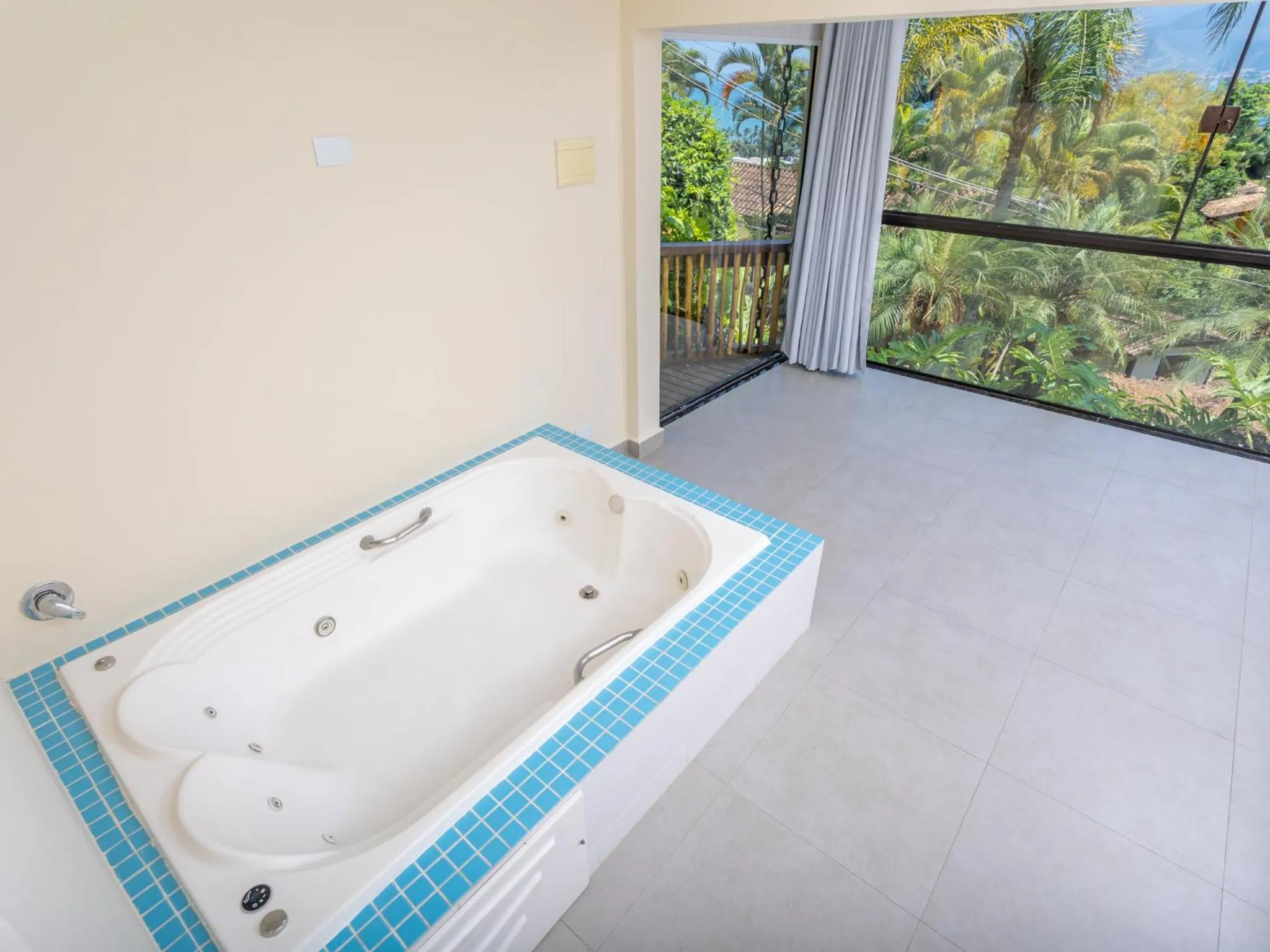 Hot Tub in Eco Baepi Residence