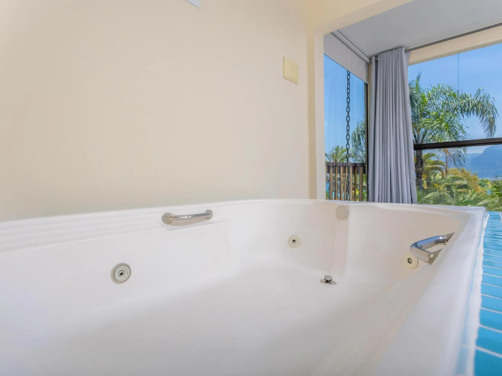 Hot Tub in Eco Baepi Residence