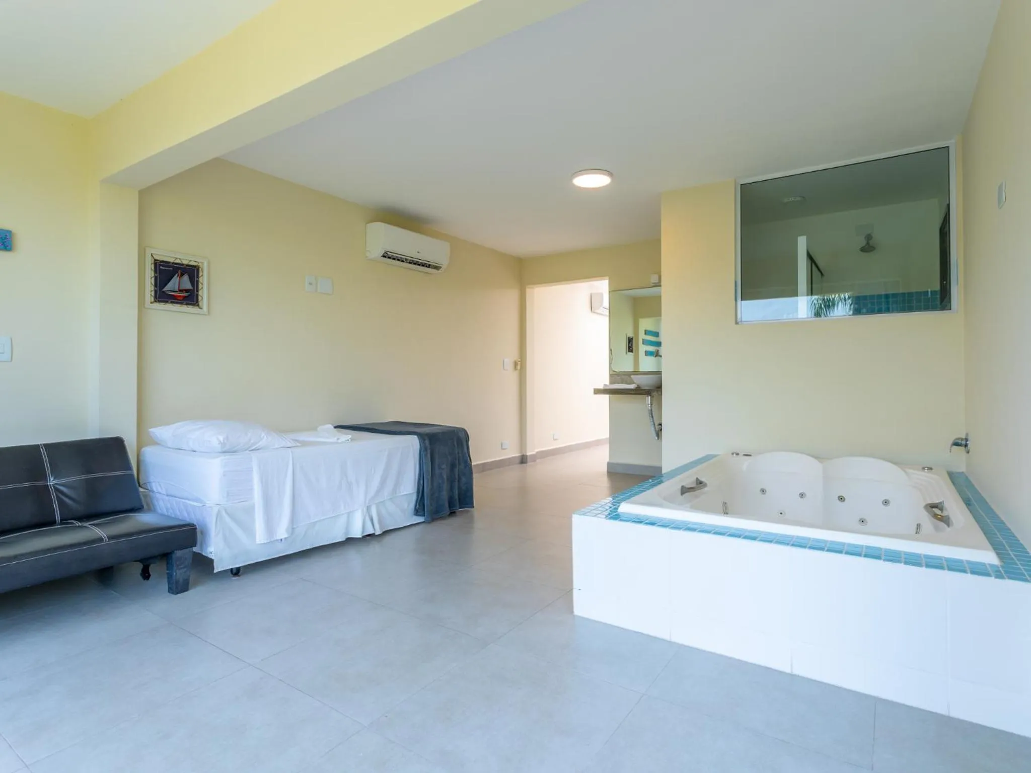 Hot Tub, Bed in Eco Baepi Residence