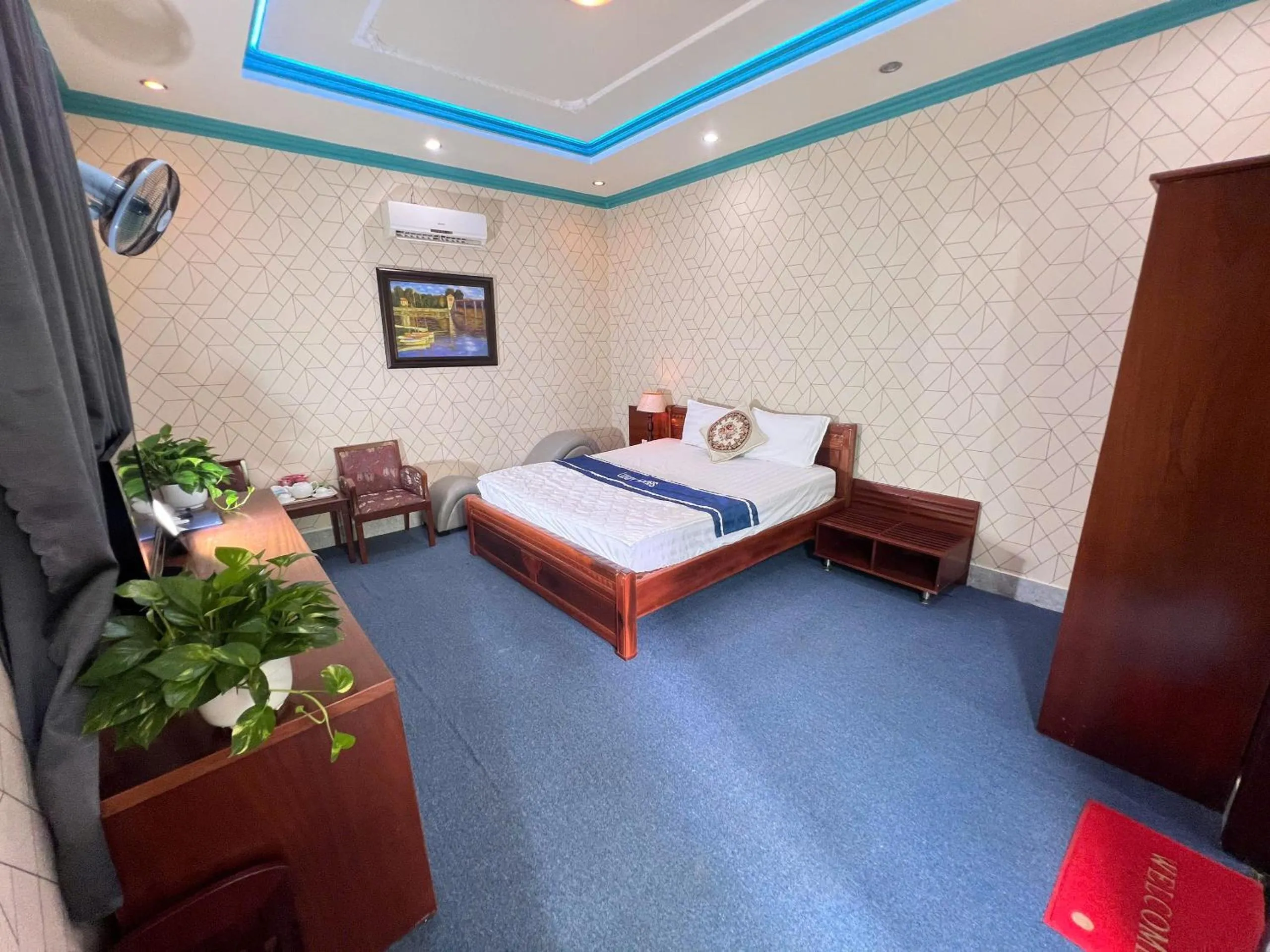 Photo of the whole room in Phi Long 2 Hotel Thu Dau Mot