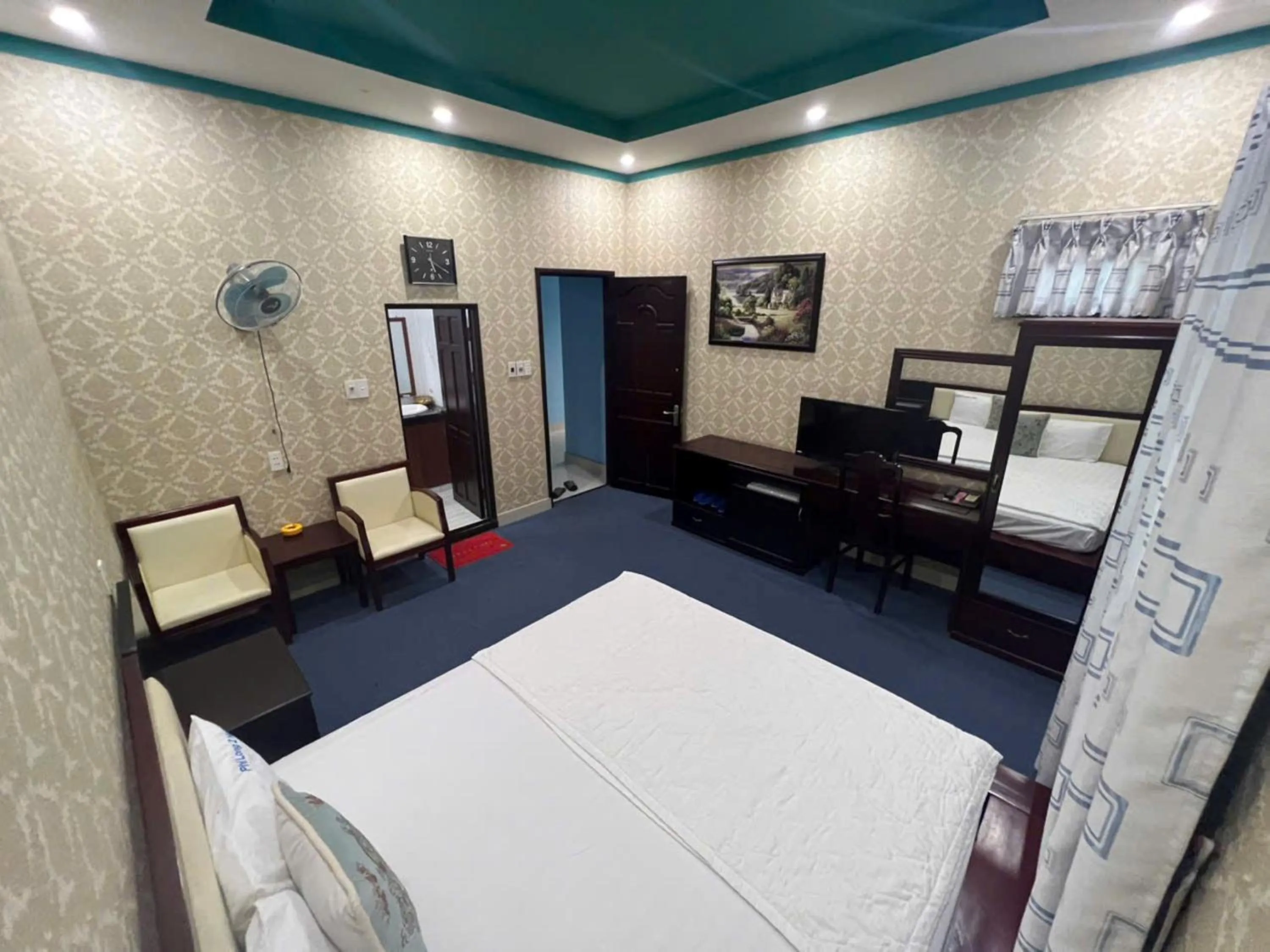 Bedroom in Phi Long 2 Hotel Thu Dau Mot