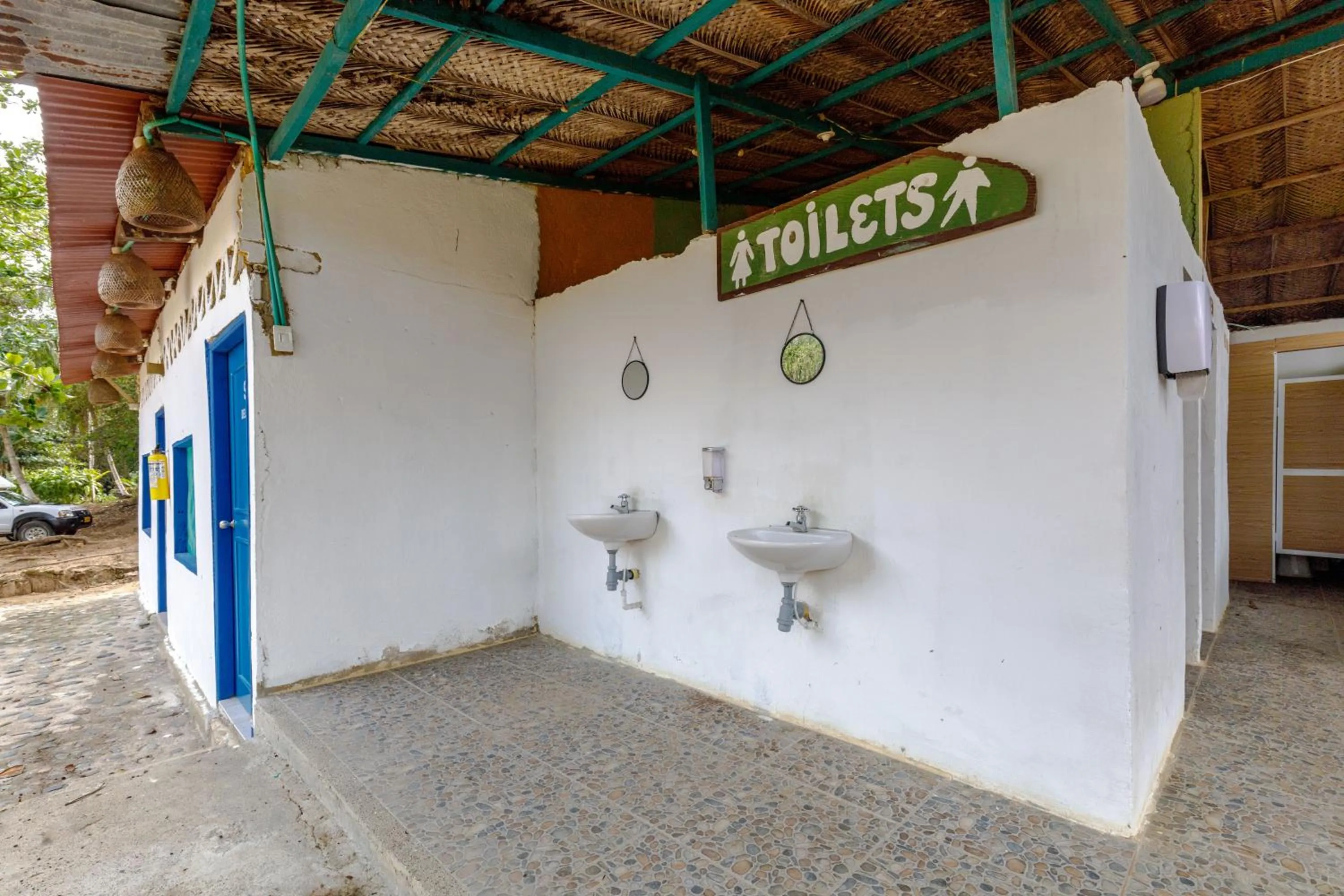 Public Bath in CASA DE CAMPO CASTILLETE dentro del PARQUE TAYRONA