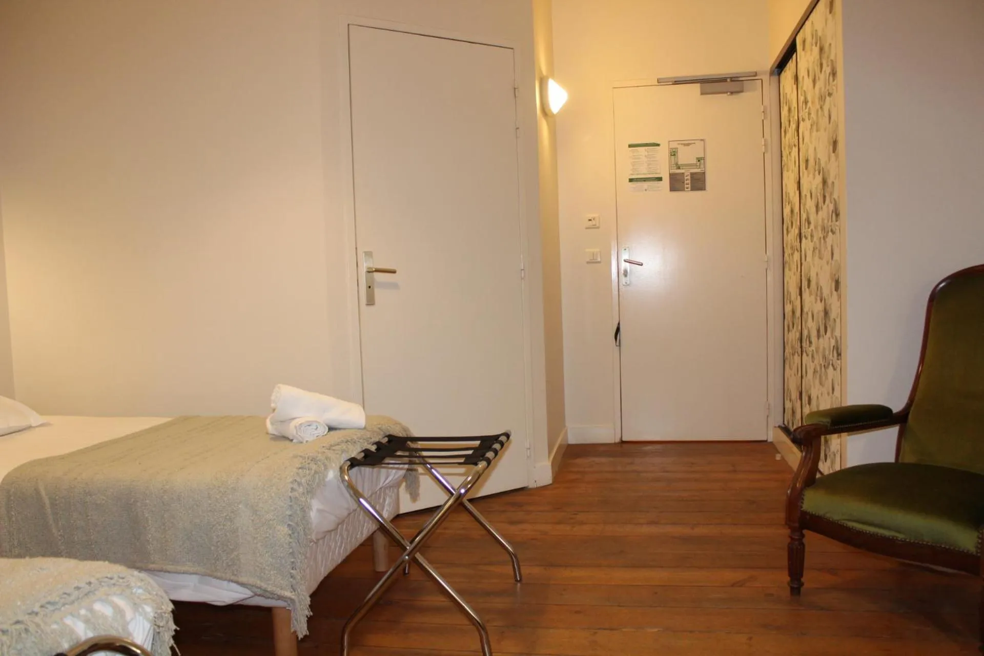 Photo of the whole room, Bed in Le grand couvent de Gramat