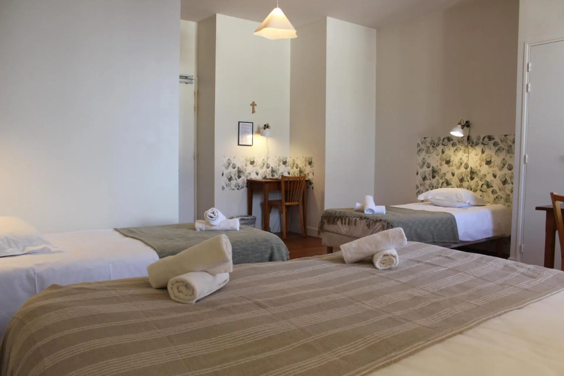 Bed in Le grand couvent de Gramat