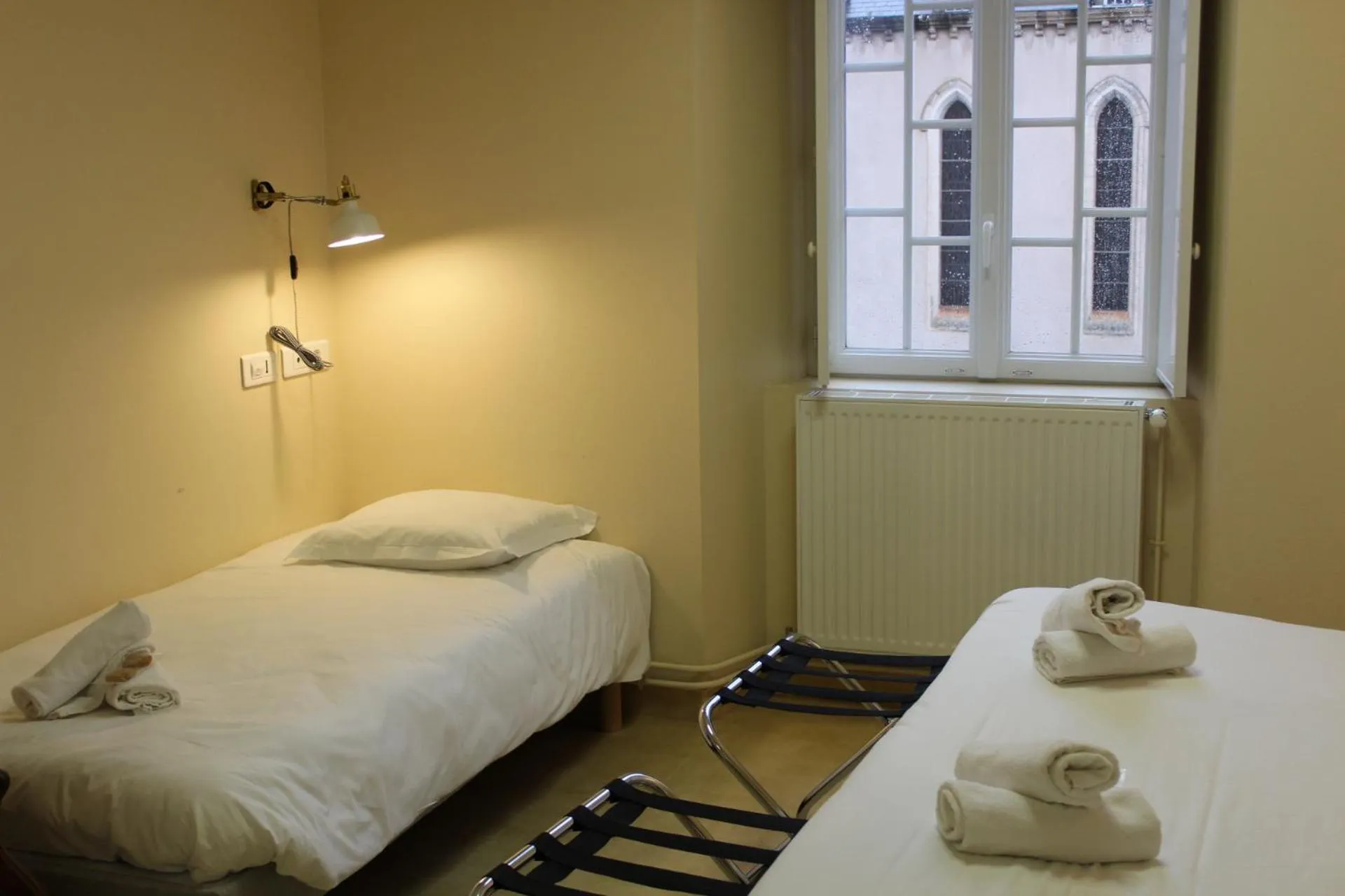 Bed in Le grand couvent de Gramat