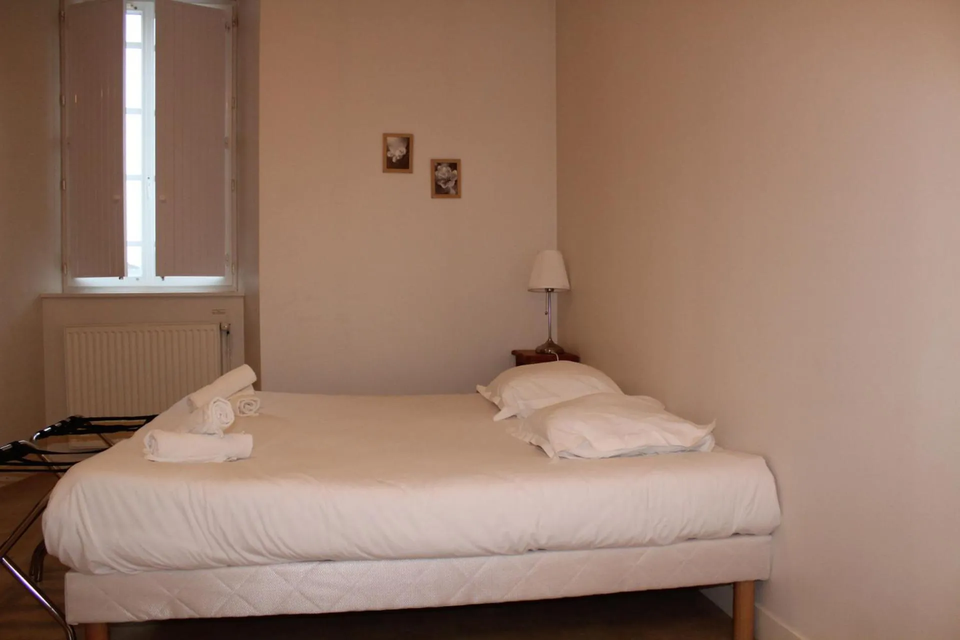 Bed in Le grand couvent de Gramat