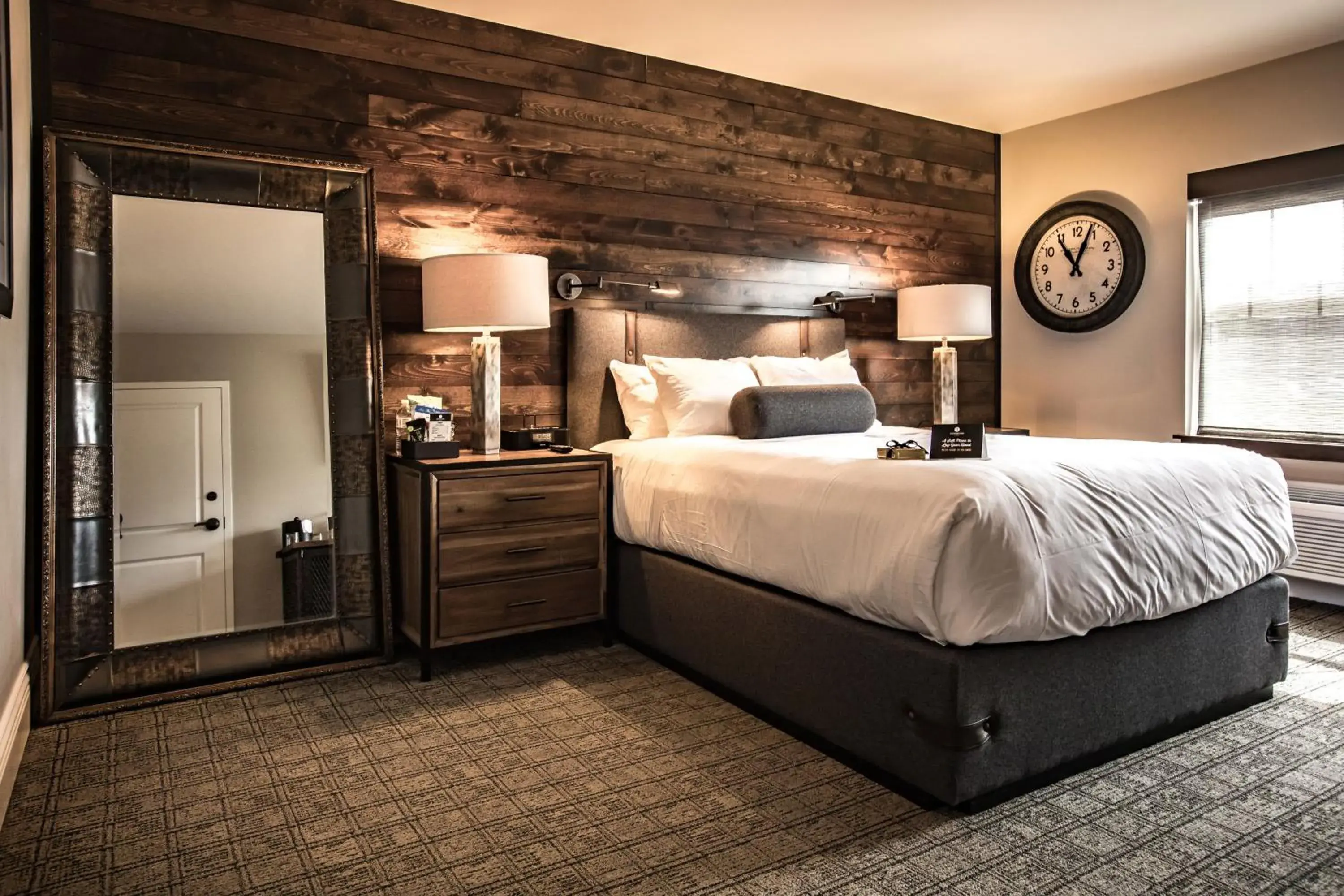 Queen Room - Disability Access in Ironworks Hotel Queen Room - Disability Access in Ironworks Hotel