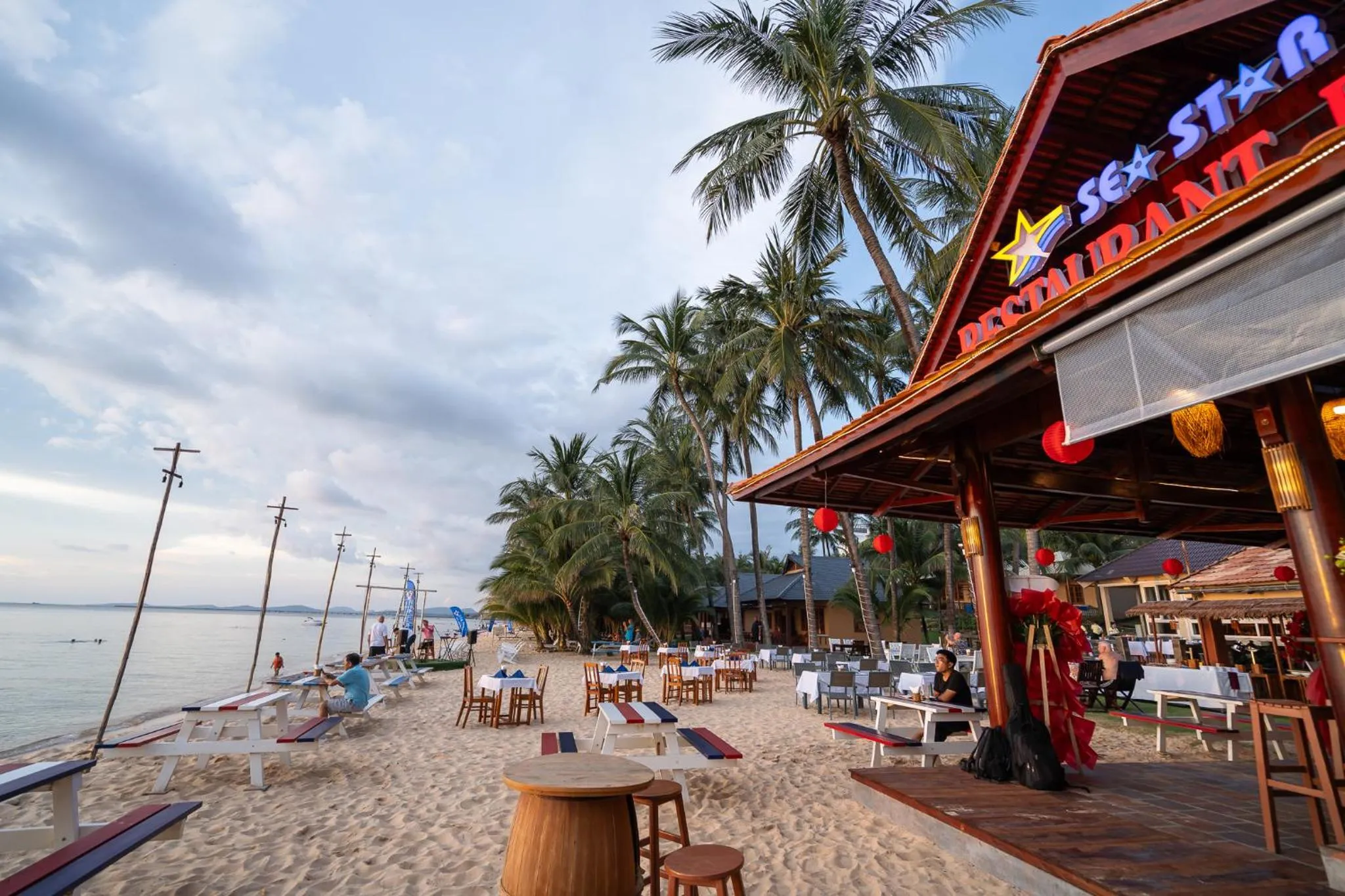 Restaurant/places to eat in Sea Star Resort