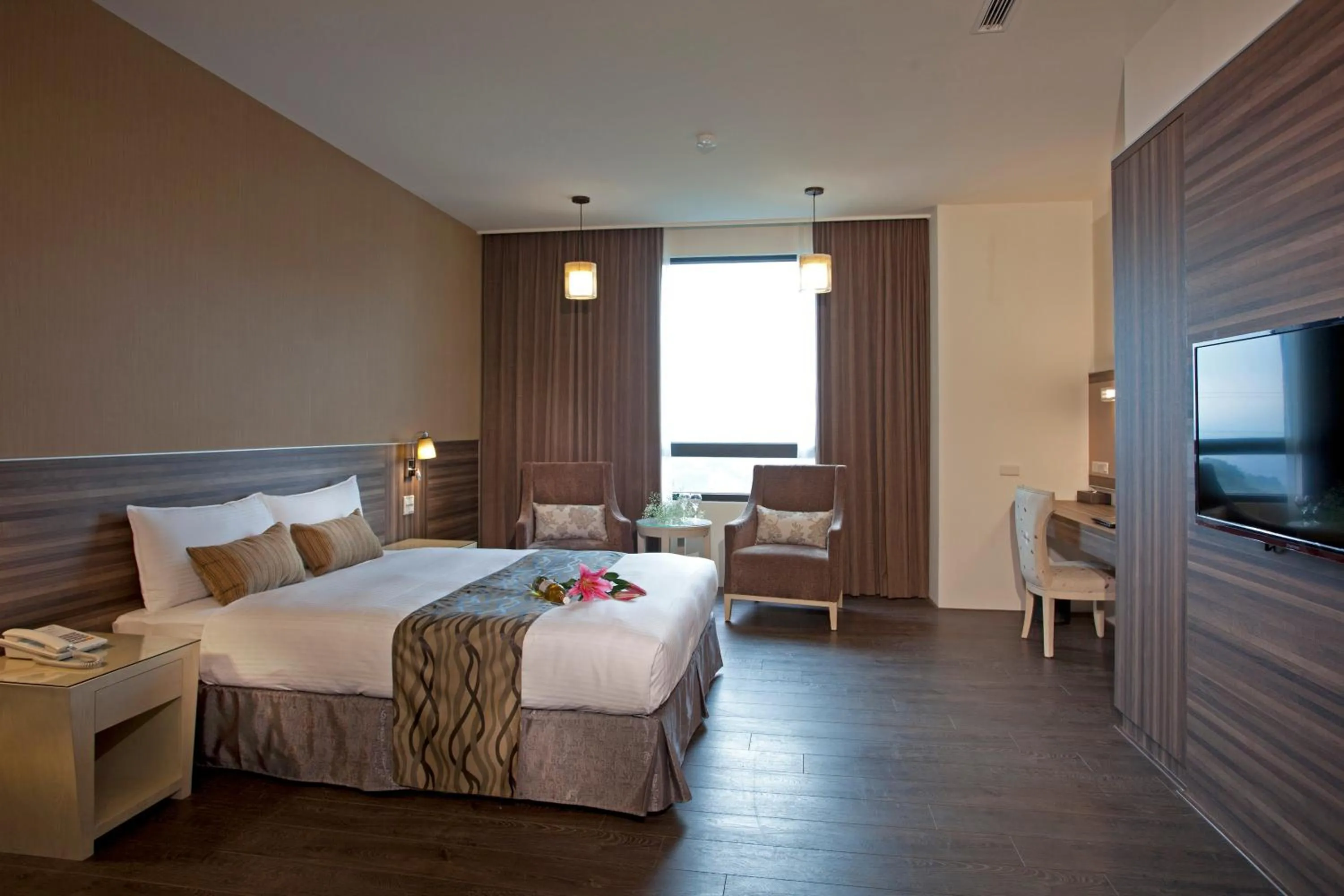 Photo of the whole room, Bed in Renyi Lake Hotel