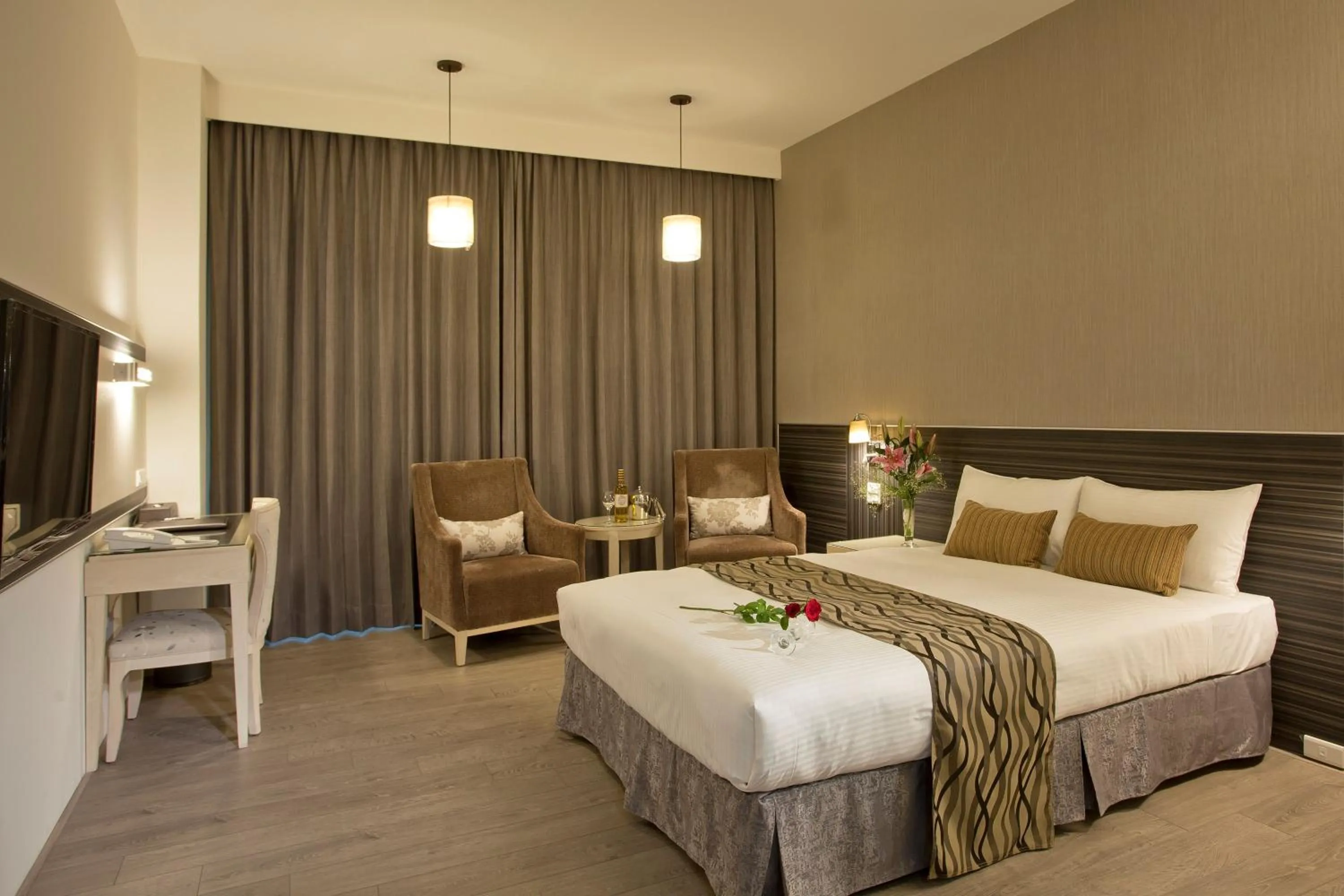 Photo of the whole room, Bed in Renyi Lake Hotel