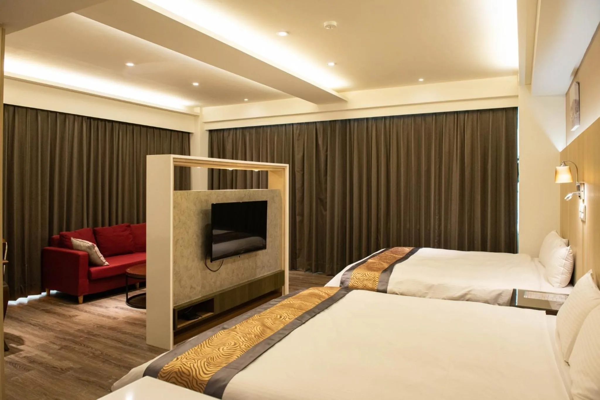 Bed in Renyi Lake Hotel